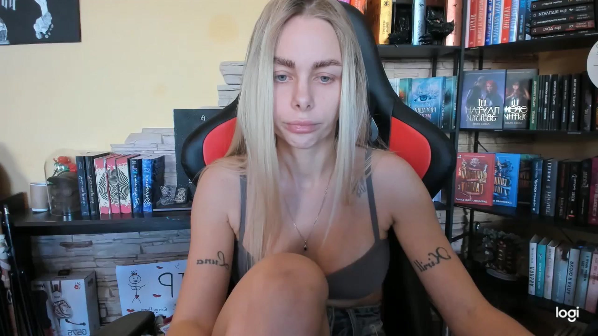 Gallery image thumbnail from YourPupsik's myfreecams stream on, 12/29/2025, 11:14 image 14 of 20