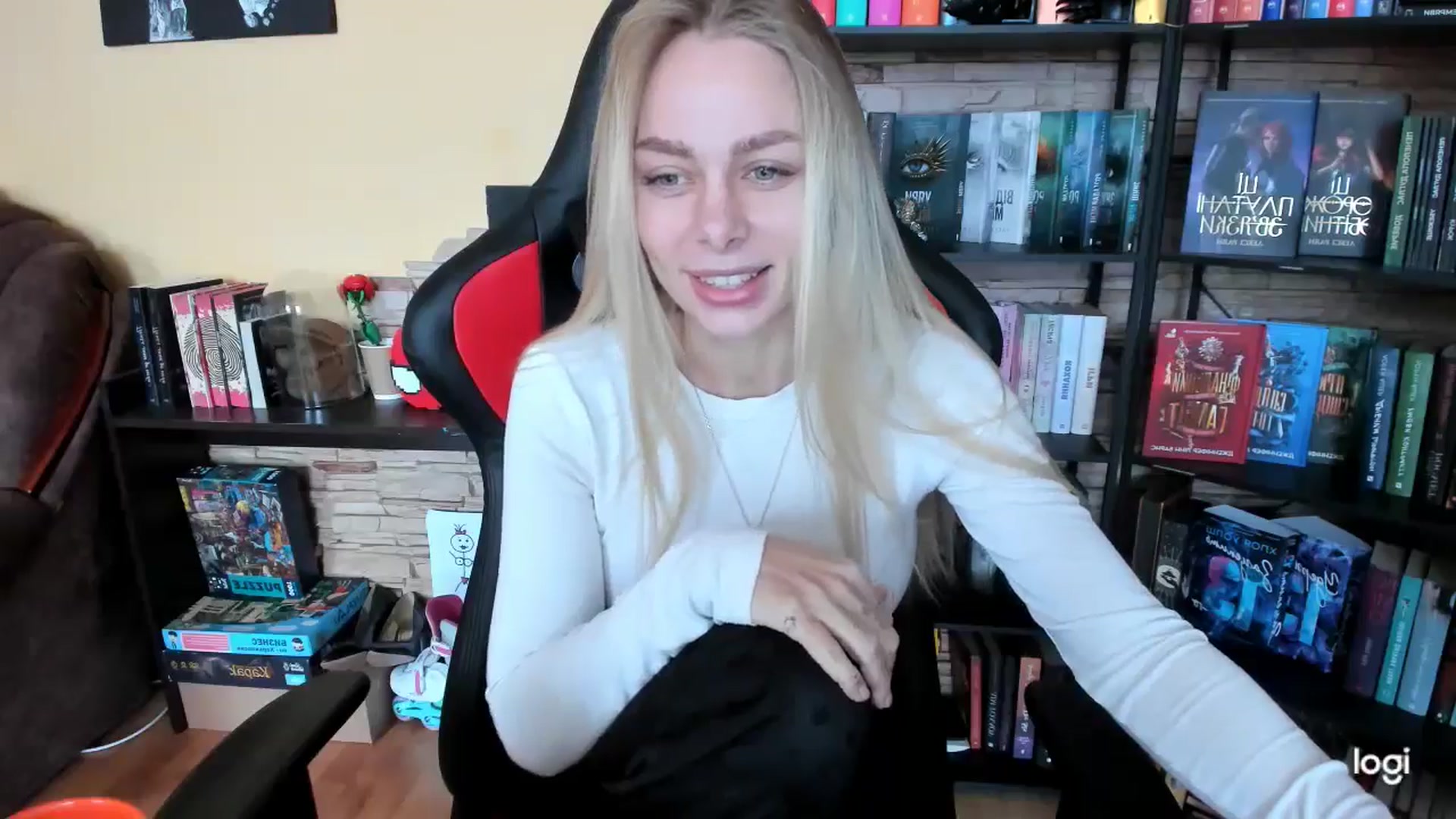 Gallery image thumbnail from YourPupsik's myfreecams stream on, 01/25/2026, 10:04 image 9 of 20