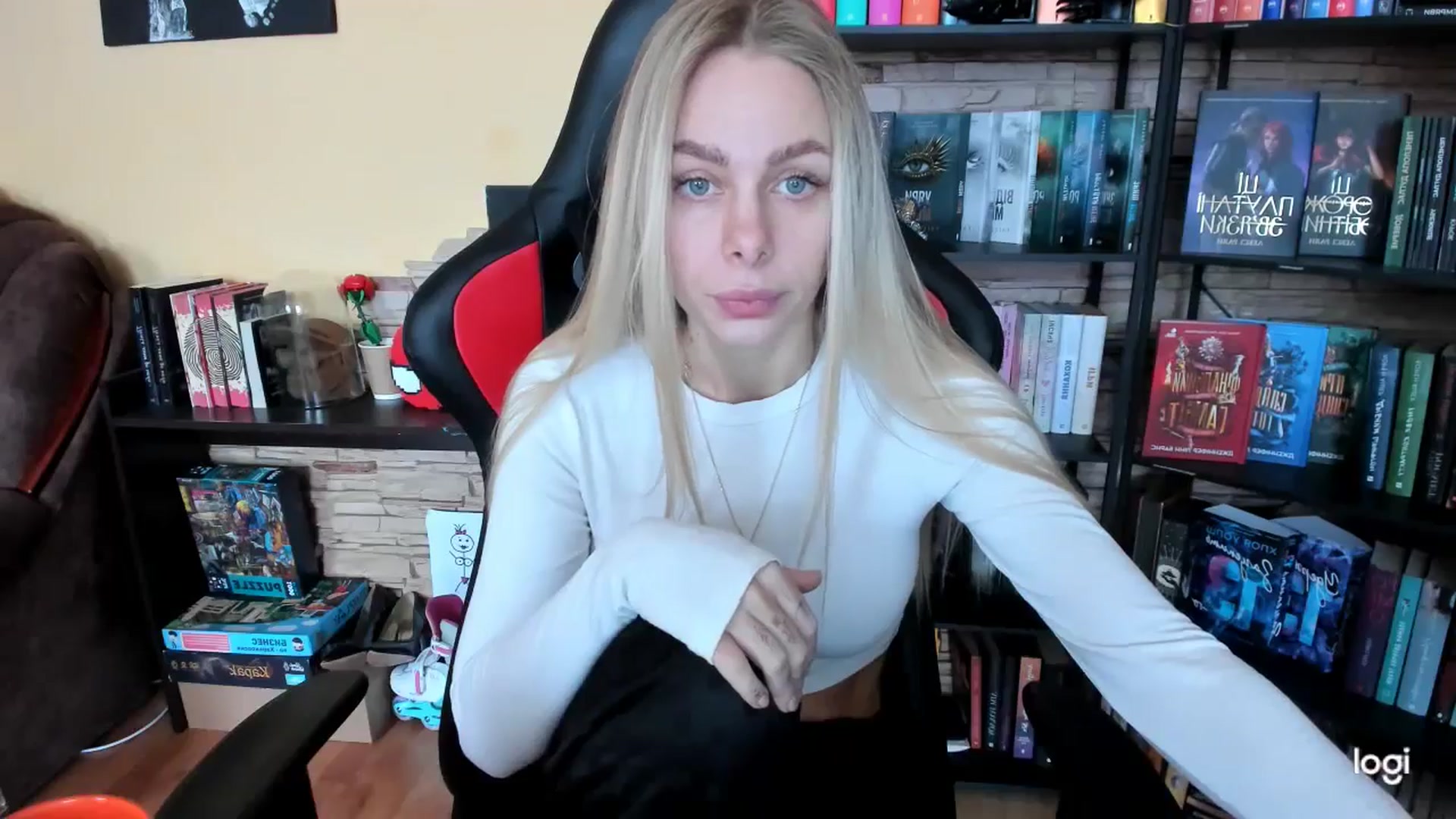 Gallery image thumbnail from YourPupsik's myfreecams stream on, 01/25/2026, 10:04 image 18 of 20