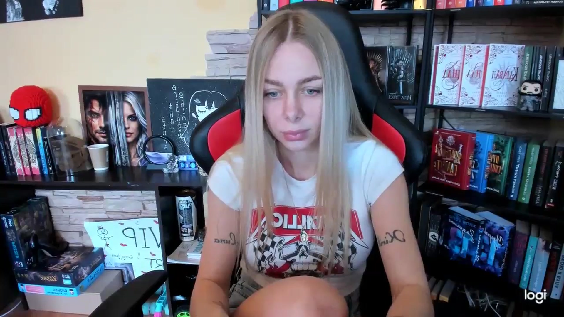 Gallery image thumbnail from YourPupsik's myfreecams stream on, 03/25/2026, 12:03 image 3 of 20