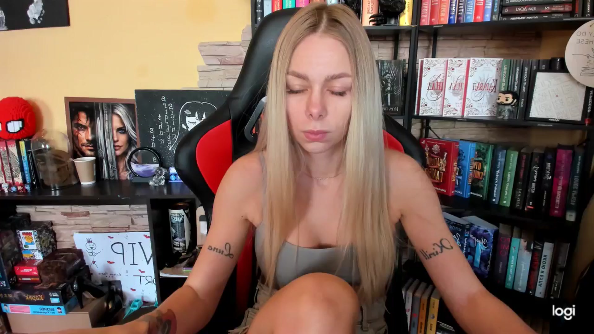 Gallery image thumbnail from YourPupsik's myfreecams stream on, 04/12/2026, 09:32 image 6 of 20