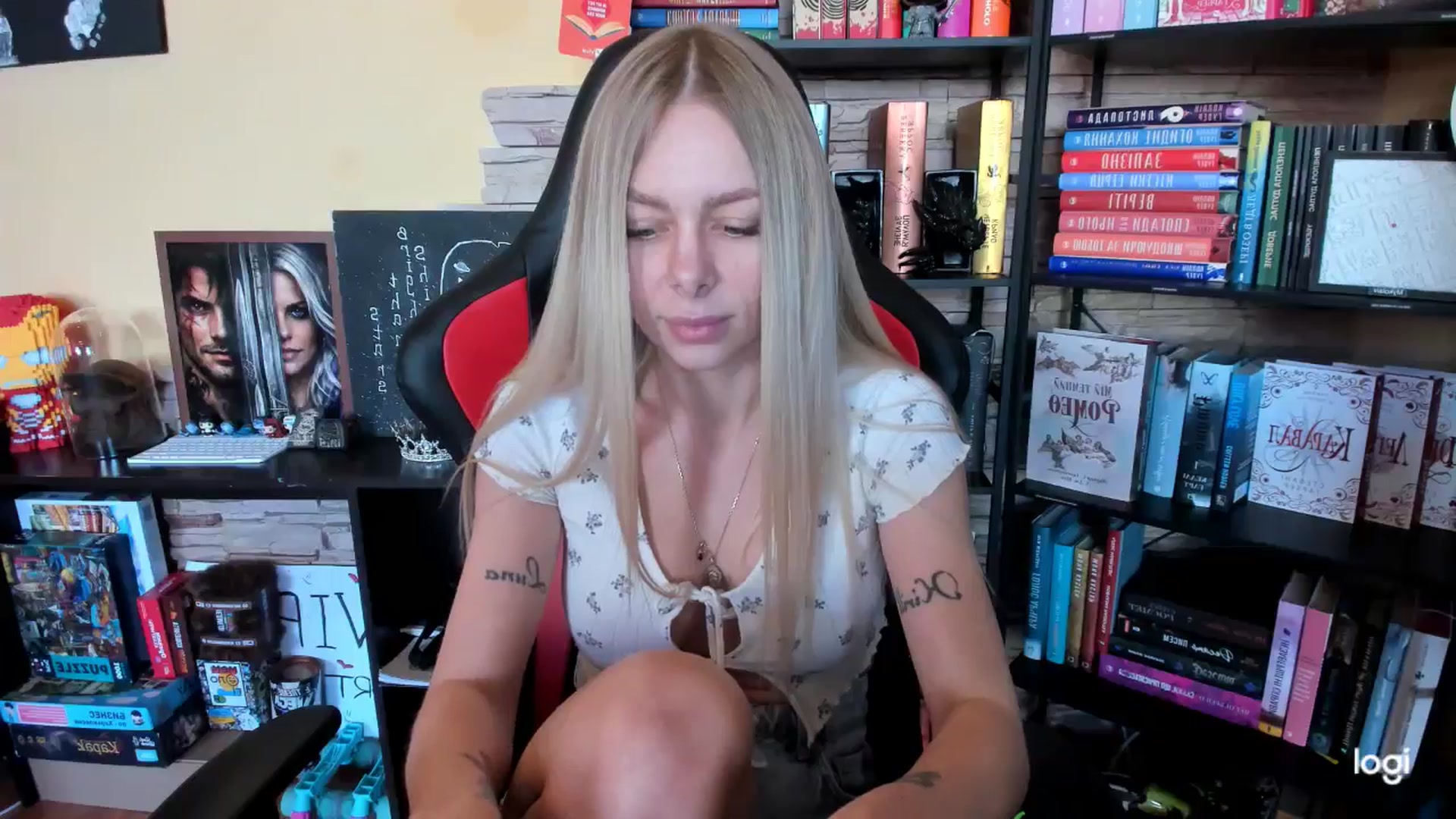 Gallery image thumbnail from YourPupsik's myfreecams stream on, 04/14/2026, 11:08 image 10 of 20