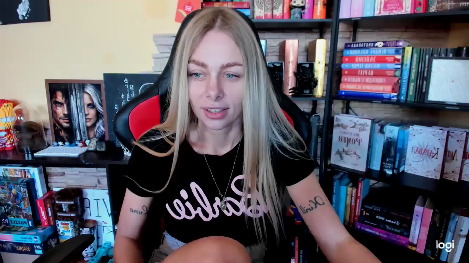 Gallery image thumbnail from YourPupsik's myfreecams stream on, 04/15/2026, 08:07 image 13 of 20
