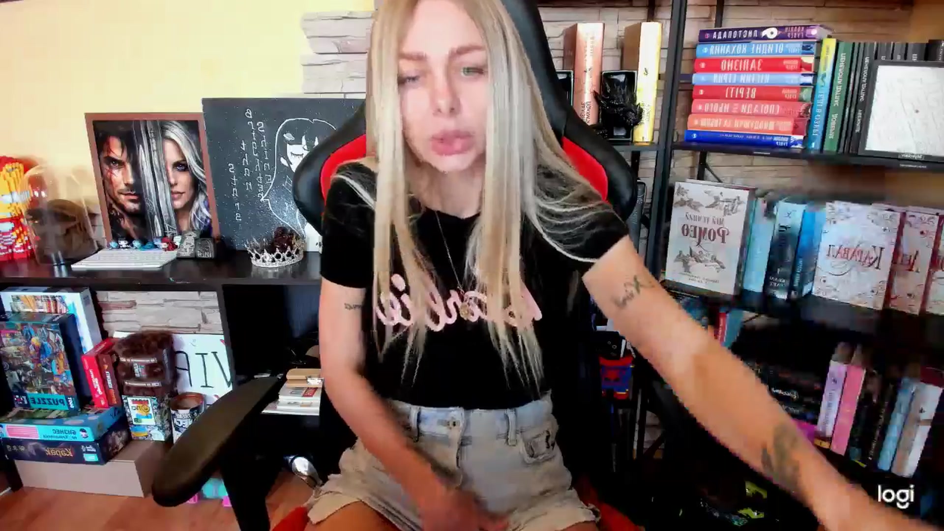 Gallery image thumbnail from YourPupsik's myfreecams stream on, 04/15/2026, 08:07 image 17 of 20