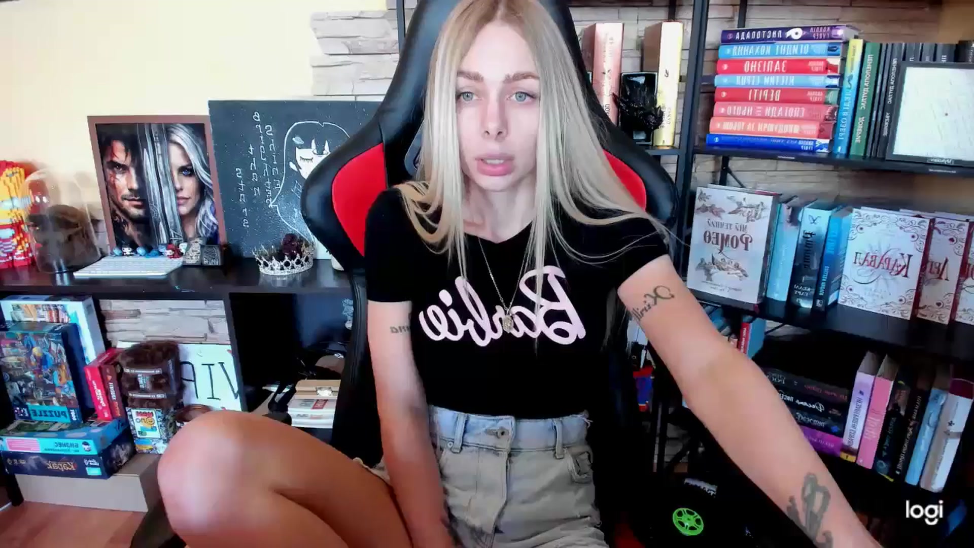 Gallery image thumbnail from YourPupsik's myfreecams stream on, 04/15/2026, 08:07 image 18 of 20