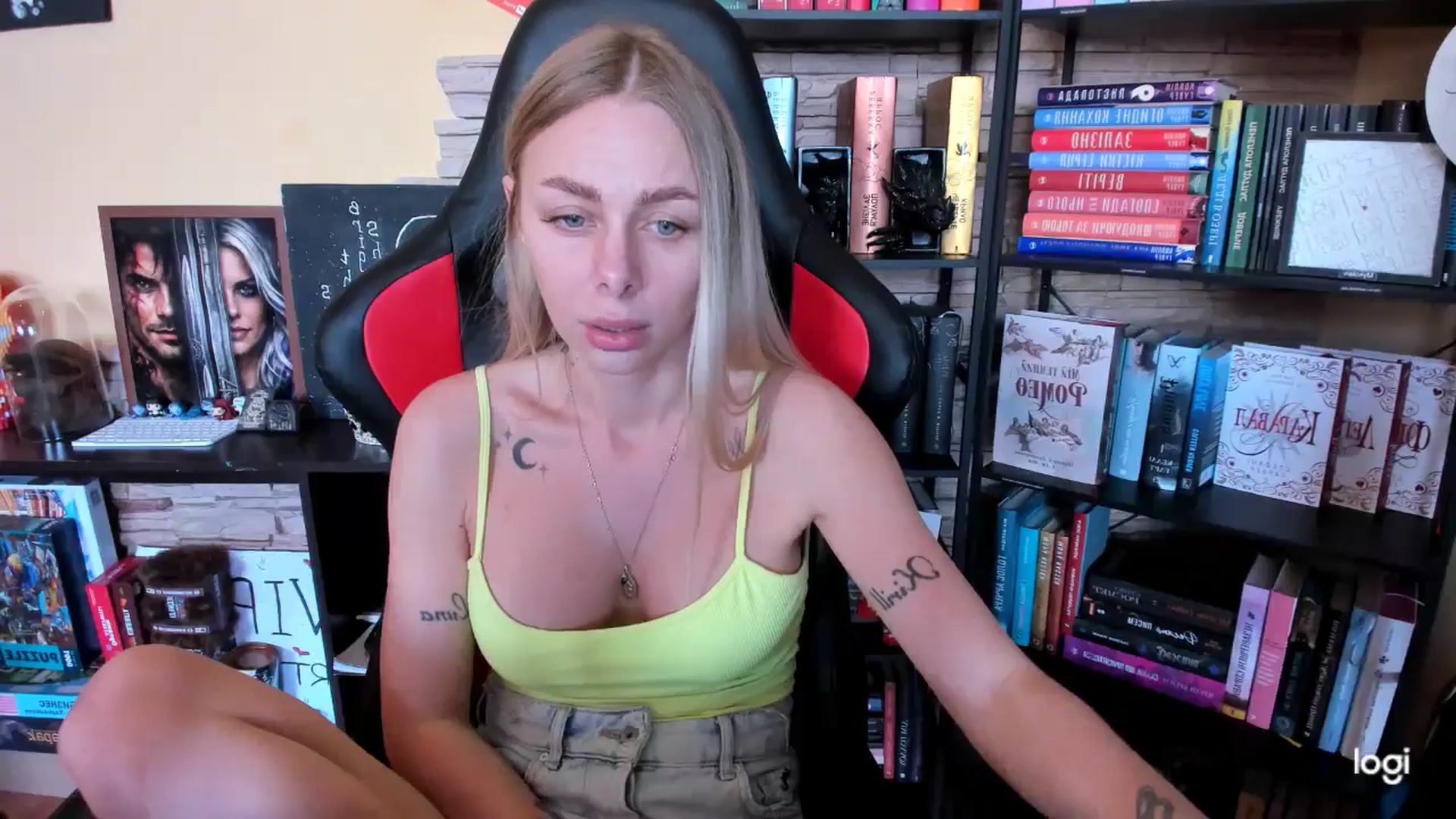 Gallery image thumbnail from YourPupsik's myfreecams stream on, 04/16/2026, 12:10 image 16 of 20