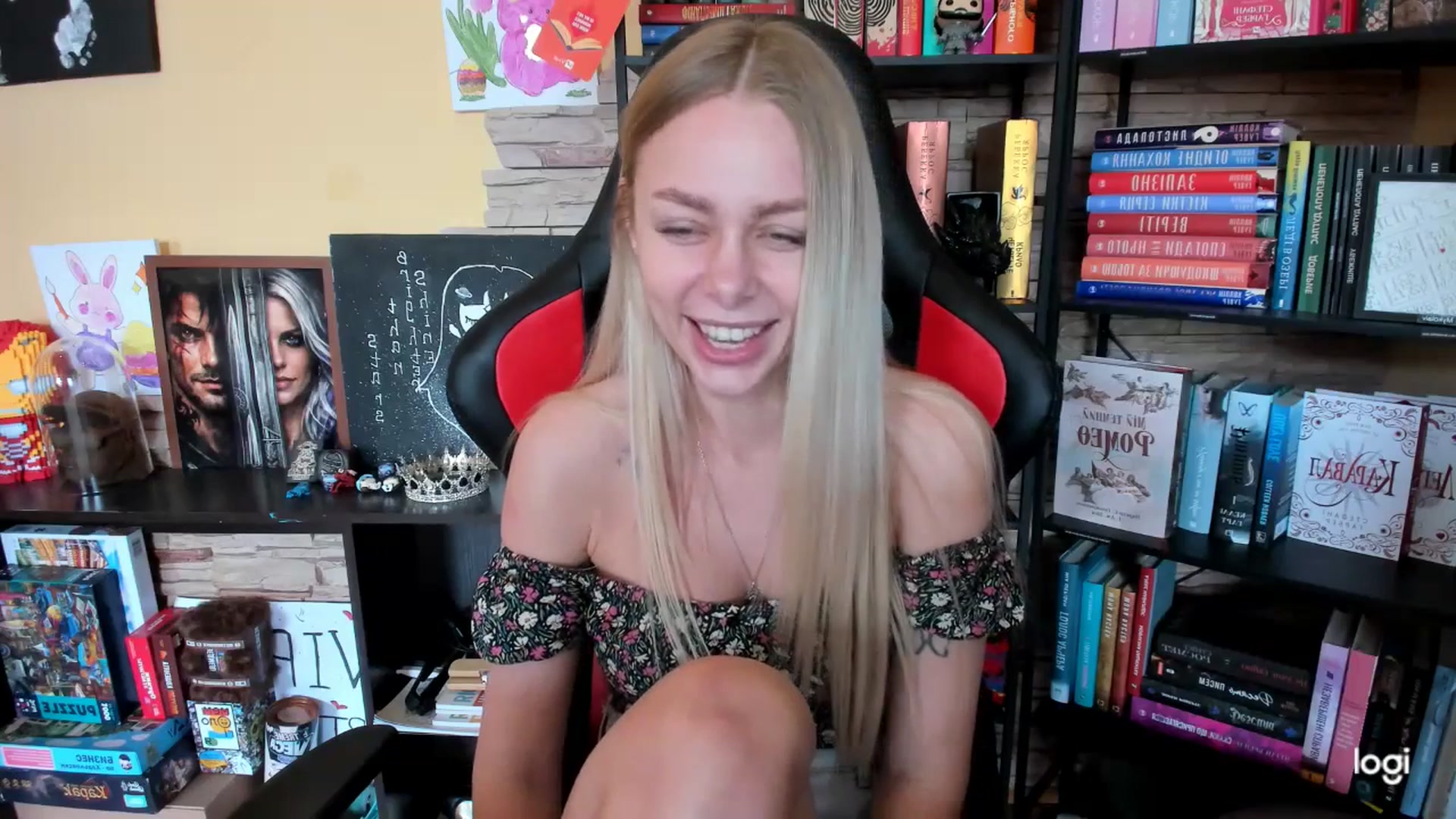 Gallery image thumbnail from YourPupsik's myfreecams stream on, 04/25/2026, 11:38 image 13 of 20