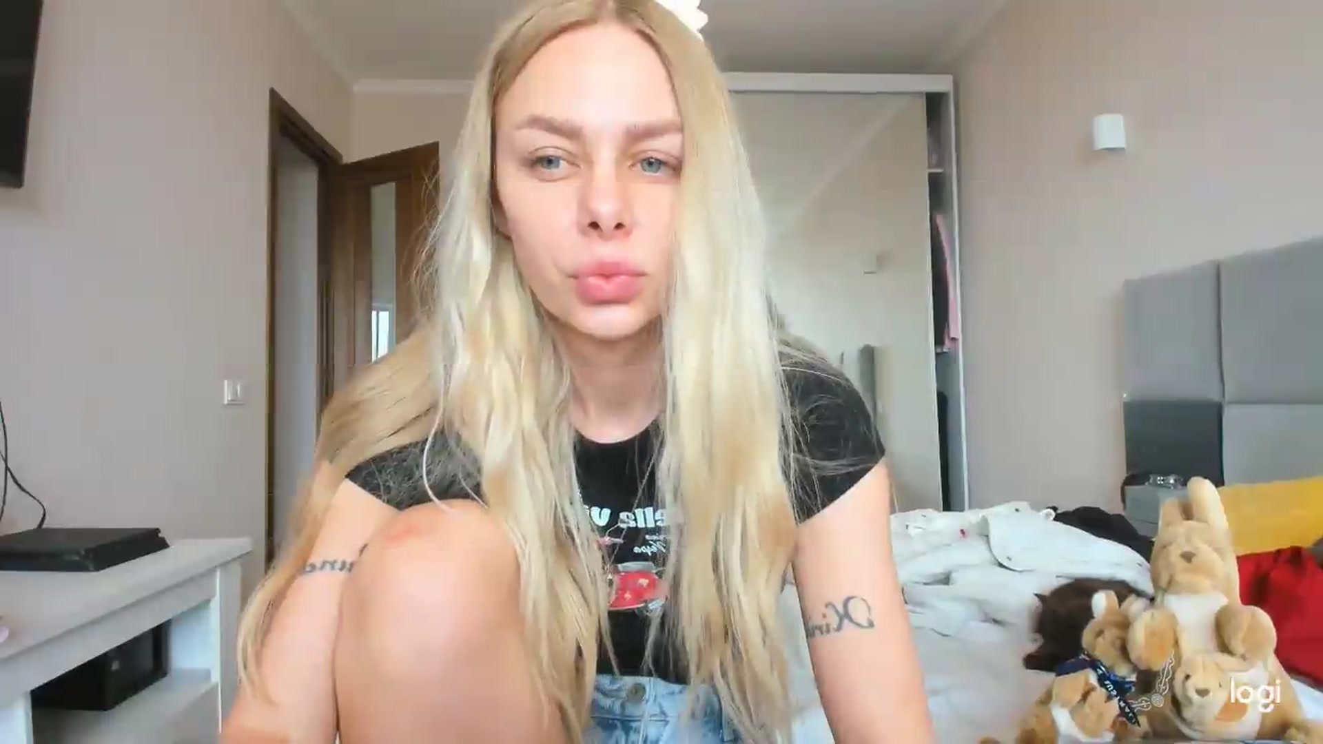 Gallery image thumbnail from YourPupsik's myfreecams stream on, 05/27/2026, 11:27 image 14 of 20