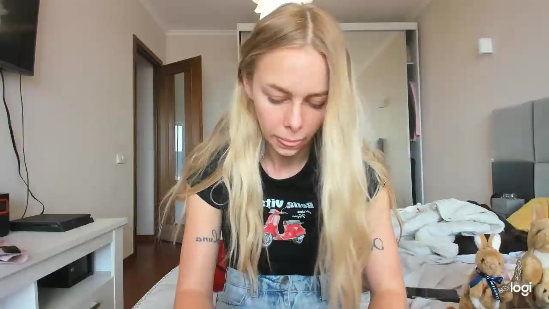 Gallery image thumbnail from YourPupsik's myfreecams stream on, 05/27/2026, 11:57 image 9 of 20