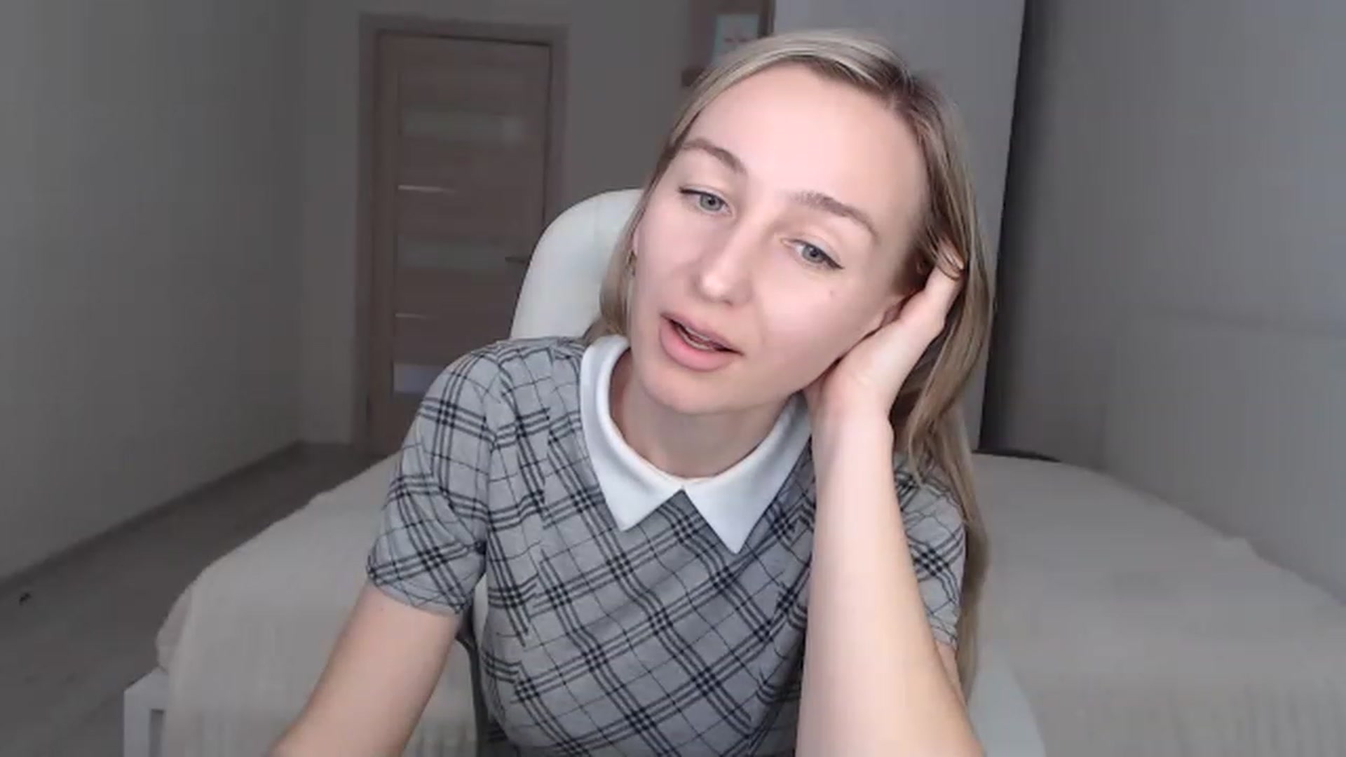 Gallery image thumbnail from YourSexyMilaX's myfreecams stream on, 05/01/2023, 13:56 image 11 of 20