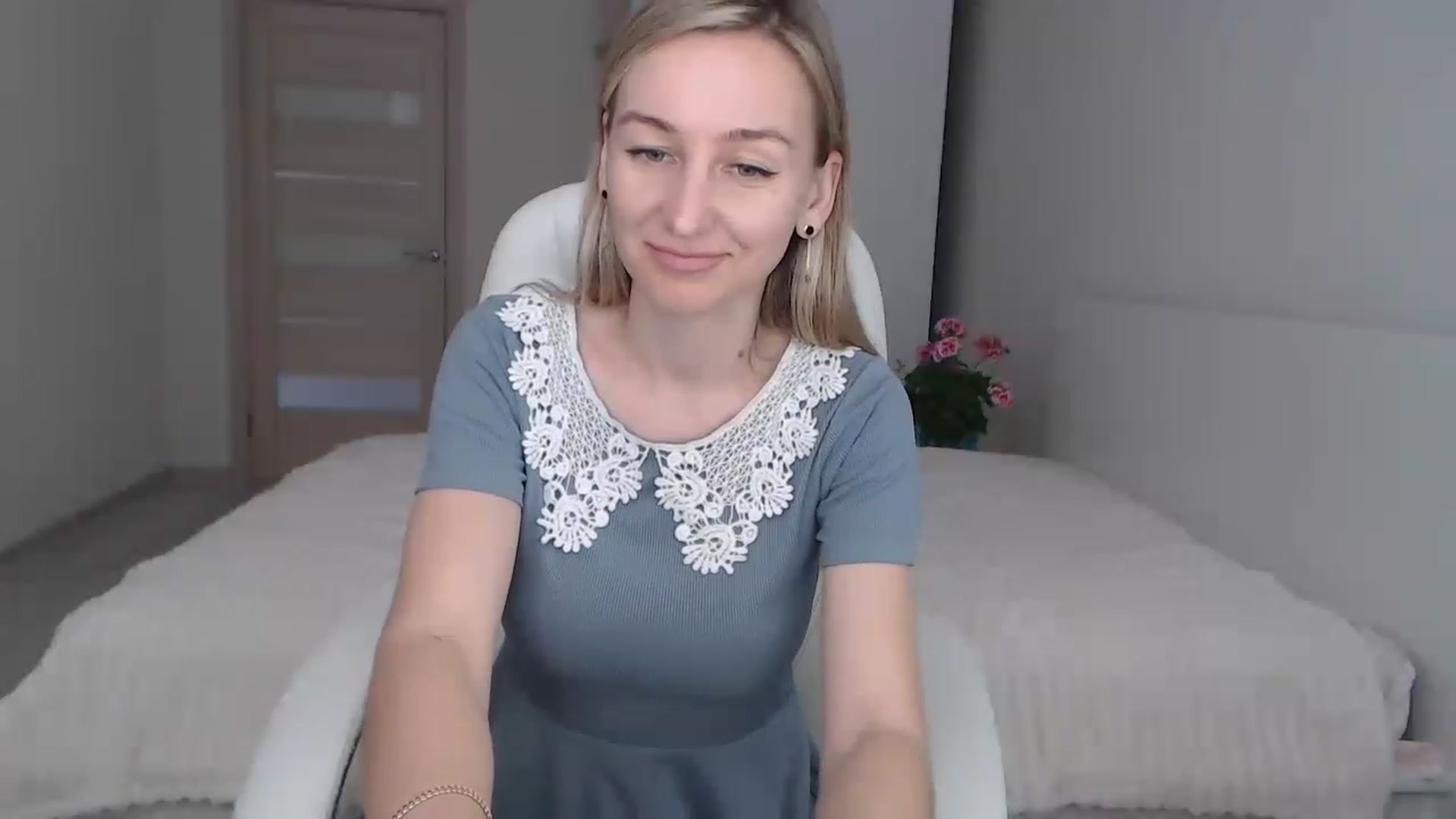 Gallery image thumbnail from YourSexyMilaX's myfreecams stream on, 05/02/2023, 09:55 image 17 of 20