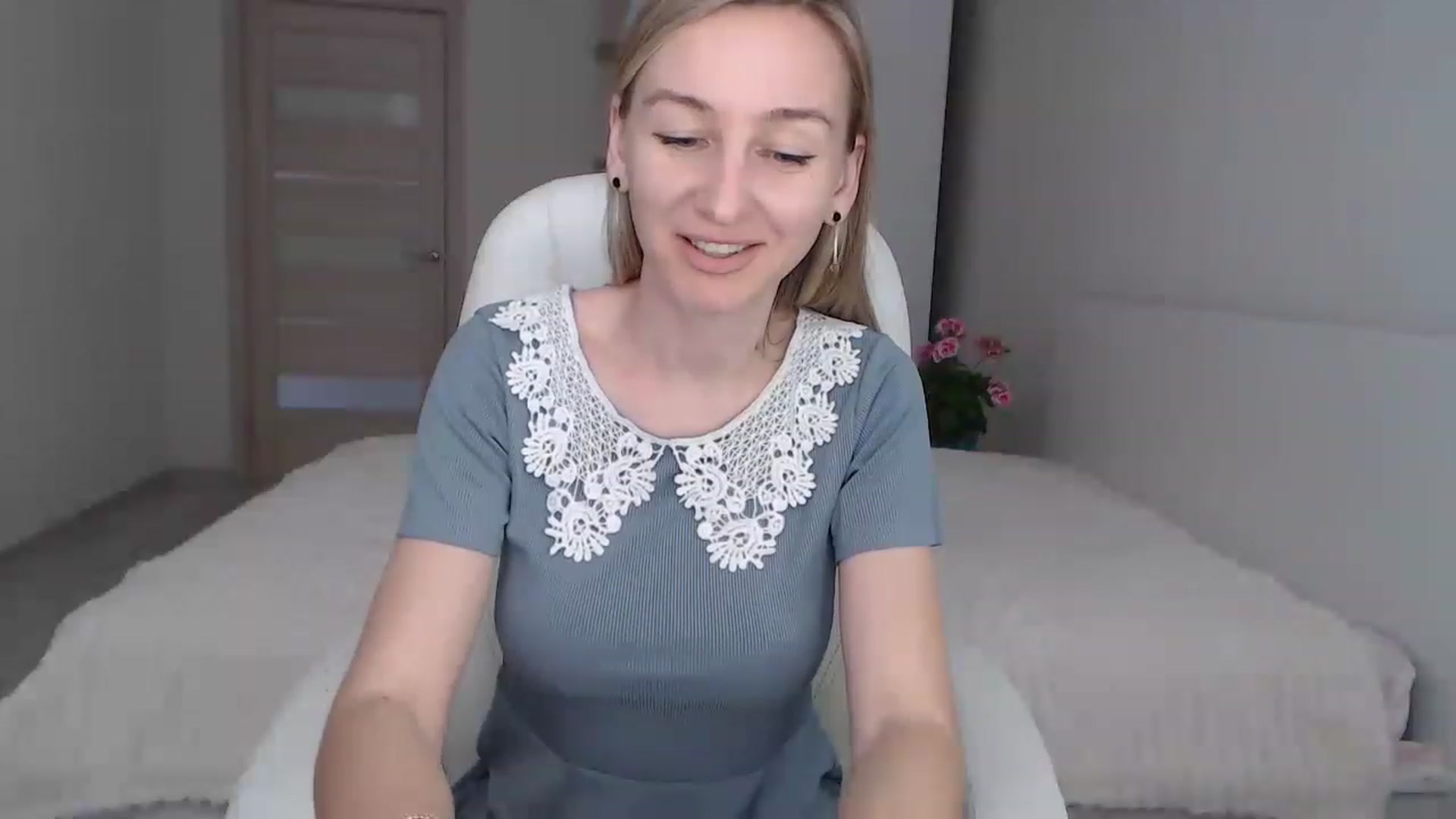 Gallery image thumbnail from YourSexyMilaX's myfreecams stream on, 05/02/2023, 09:55 image 16 of 20