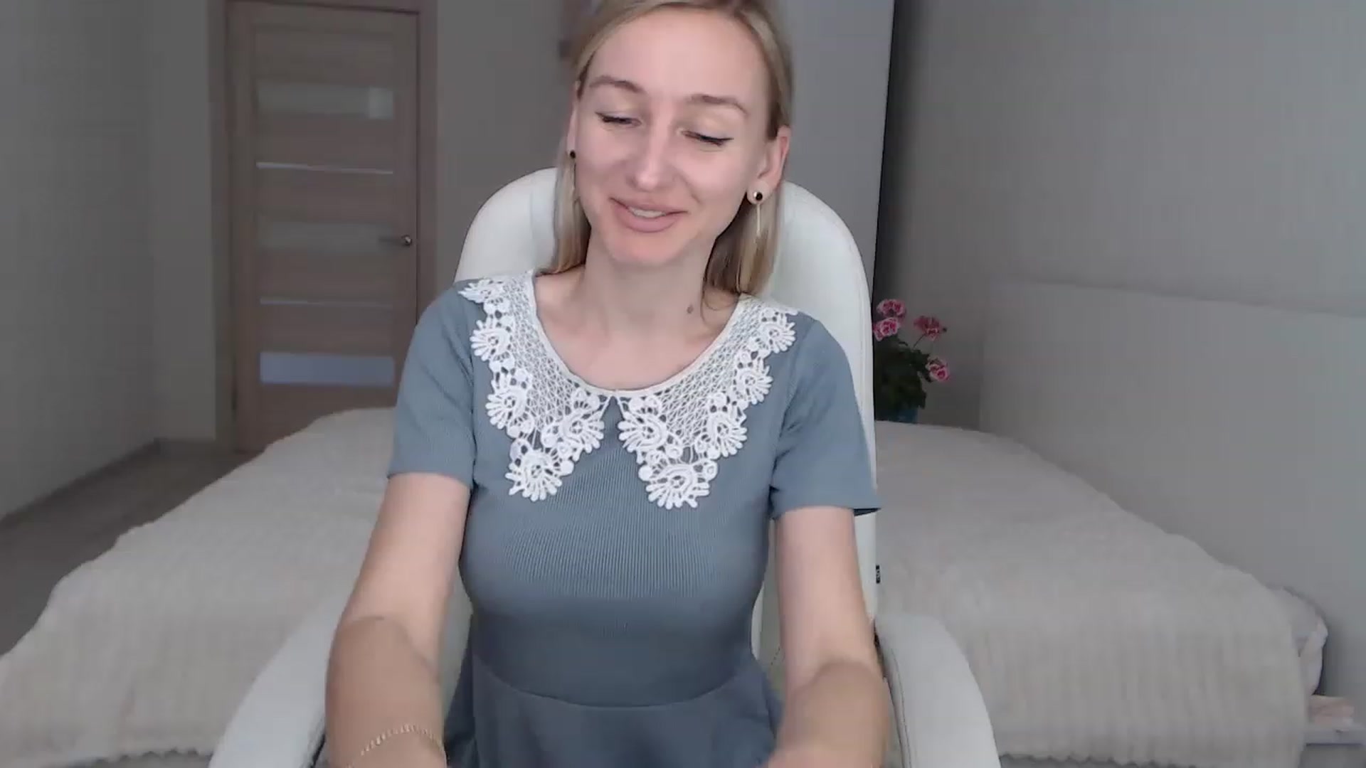 Gallery image thumbnail from YourSexyMilaX's myfreecams stream on, 05/02/2023, 09:55 image 15 of 20