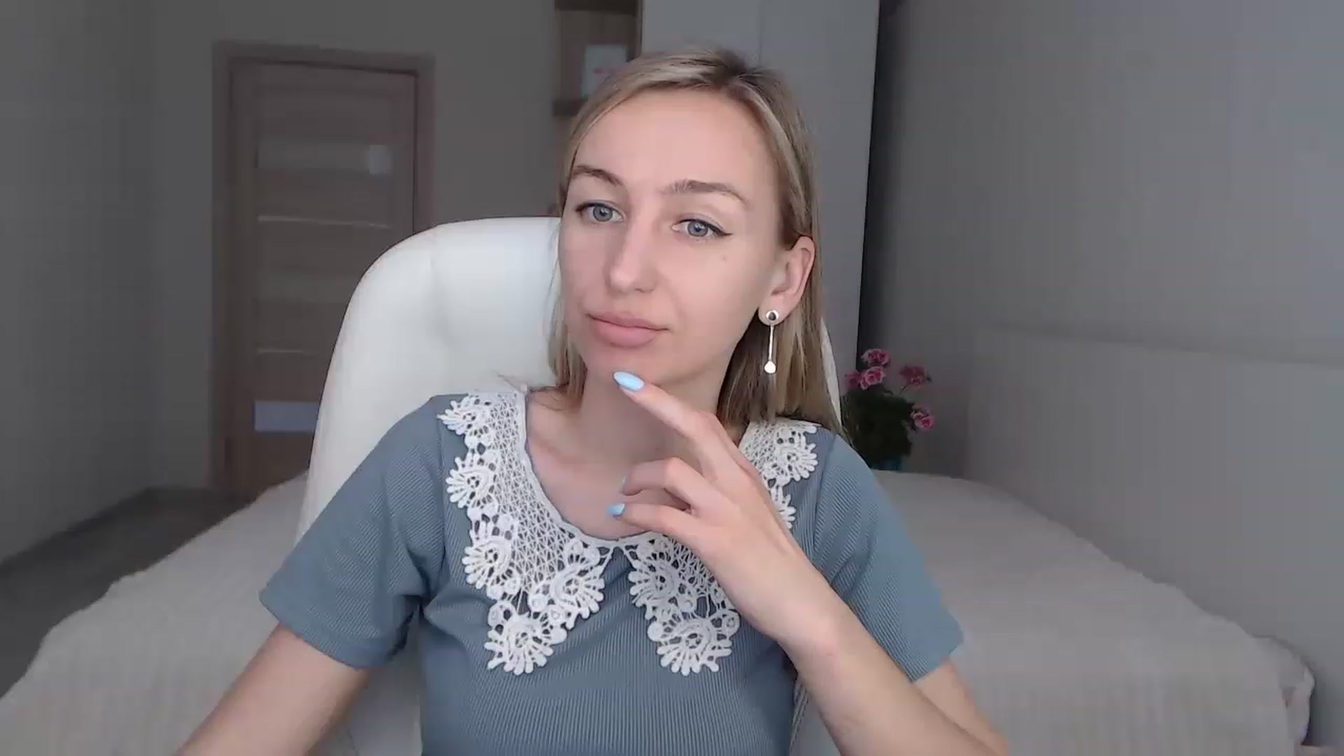 Gallery image thumbnail from YourSexyMilaX's myfreecams stream on, 05/02/2023, 09:55 image 6 of 20
