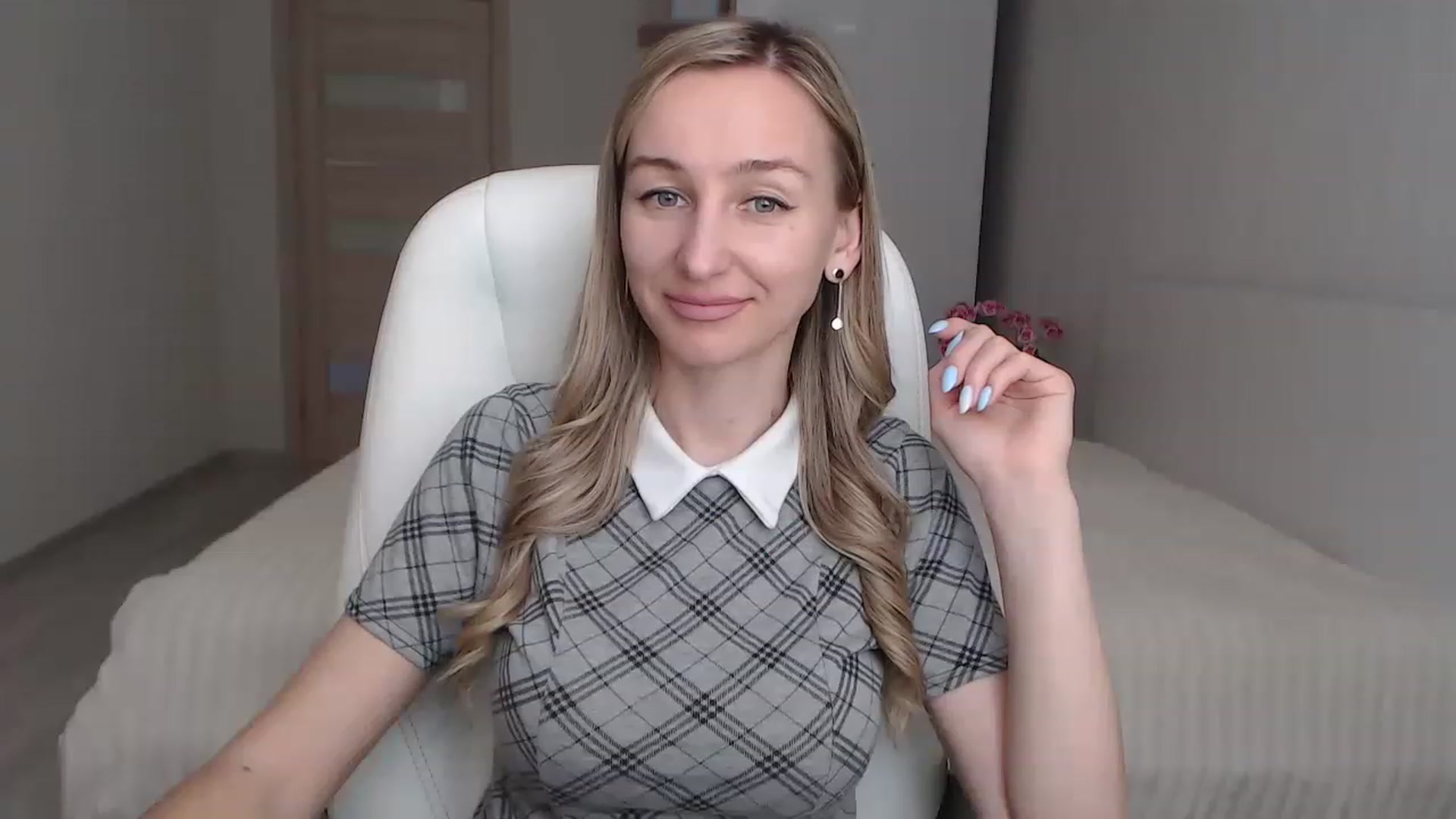 Gallery image thumbnail from YourSexyMilaX's myfreecams stream on, 05/03/2023, 10:34 image 15 of 20