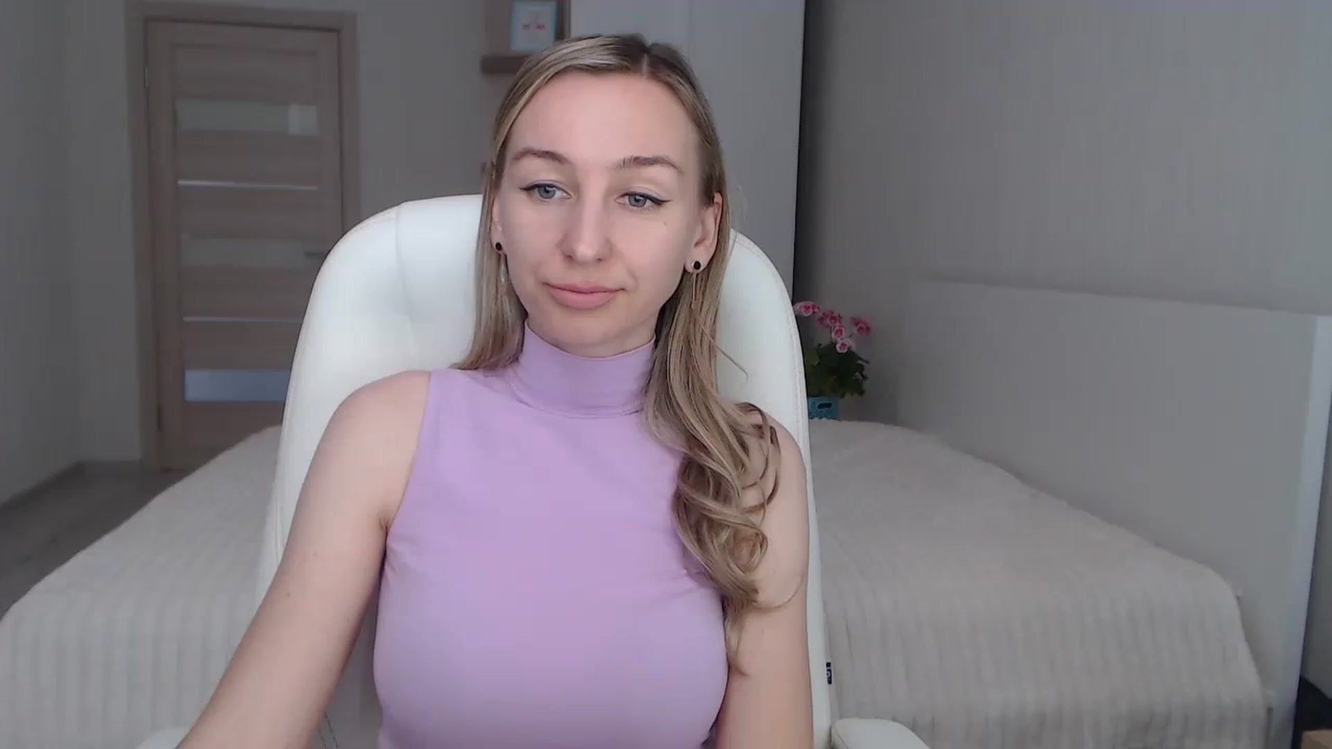 Gallery image thumbnail from YourSexyMilaX's myfreecams stream on, 05/04/2023, 09:42 image 6 of 20