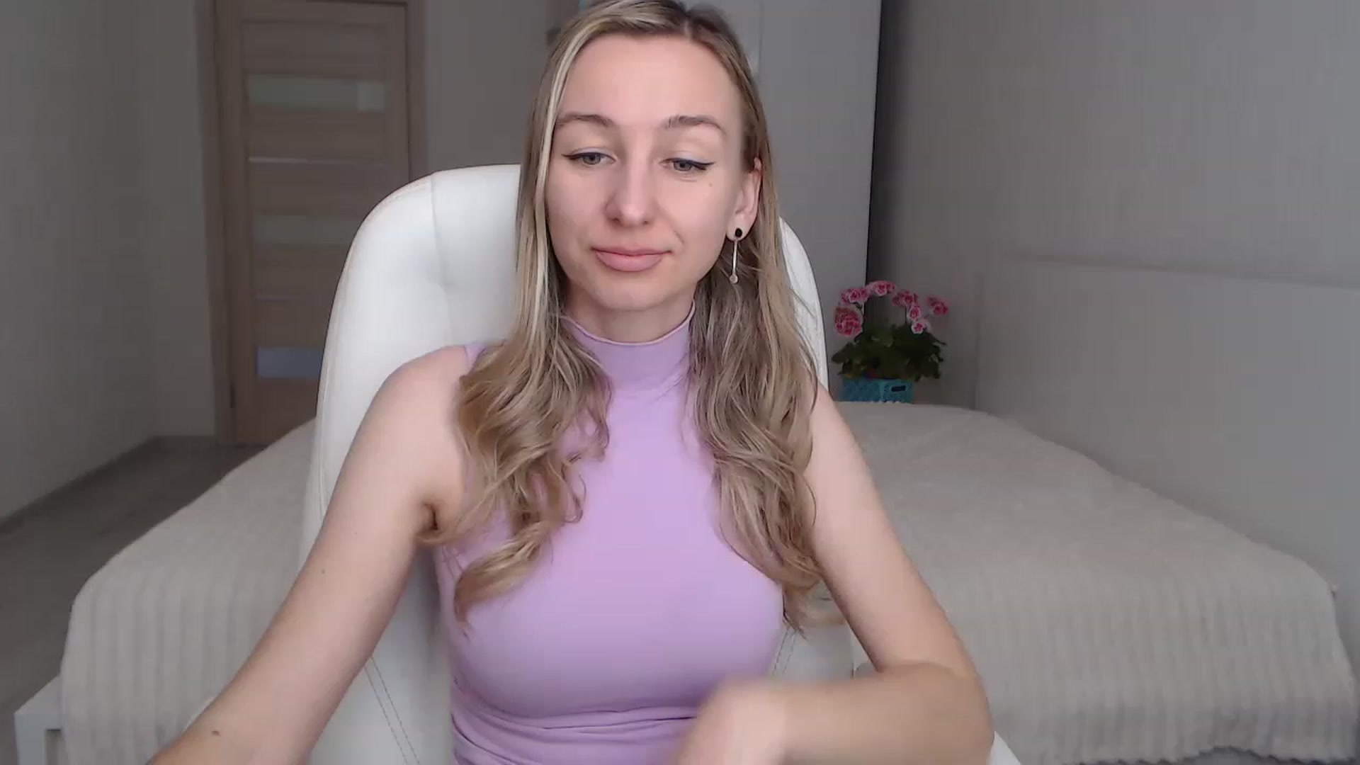 Gallery image thumbnail from YourSexyMilaX's myfreecams stream on, 05/04/2023, 09:42 image 2 of 20