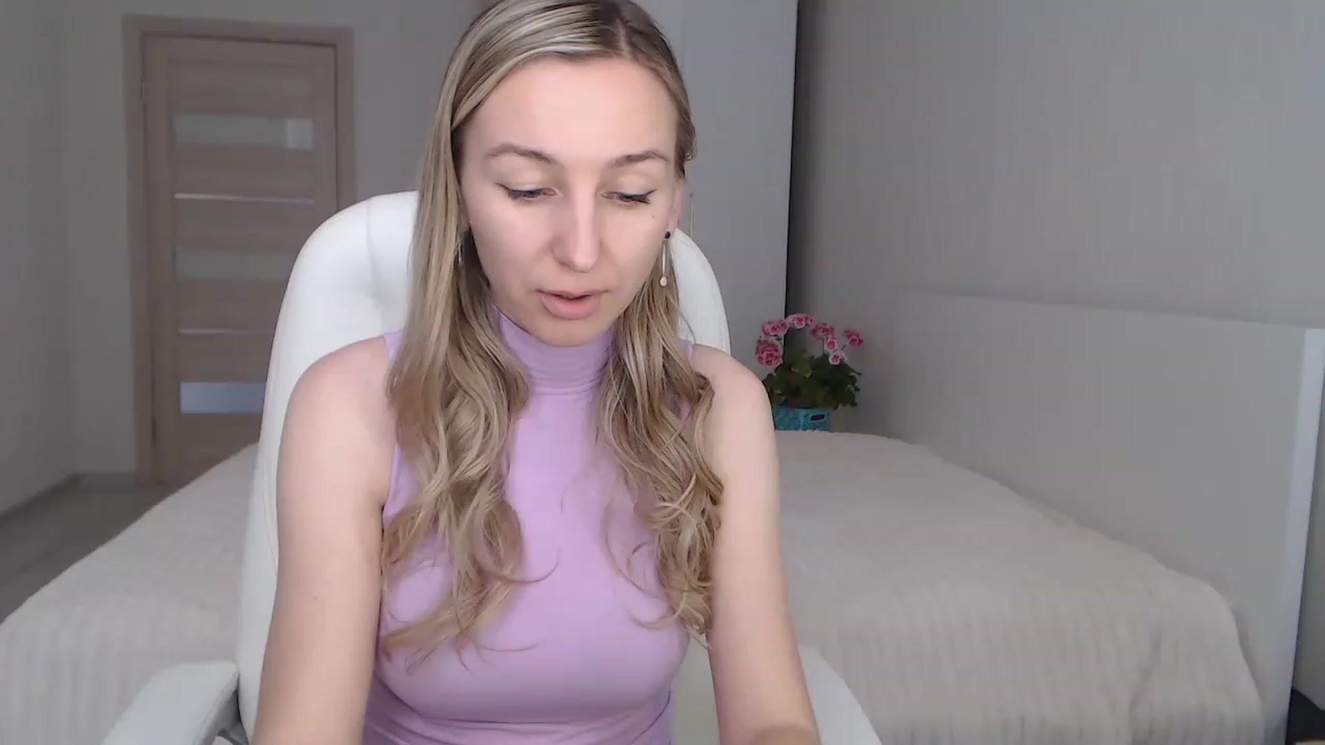 Gallery image thumbnail from YourSexyMilaX's myfreecams stream on, 05/04/2023, 09:42 image 17 of 20