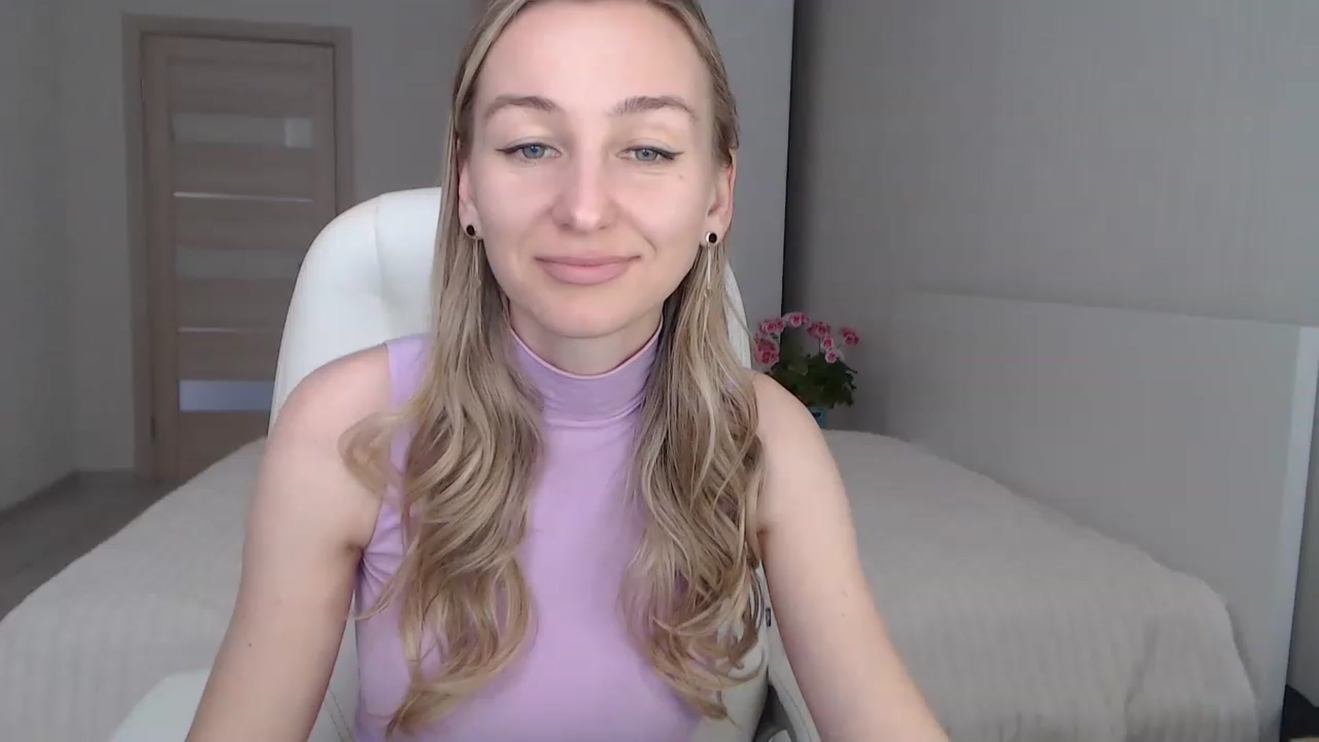 Gallery image thumbnail from YourSexyMilaX's myfreecams stream on, 05/04/2023, 09:42 image 18 of 20