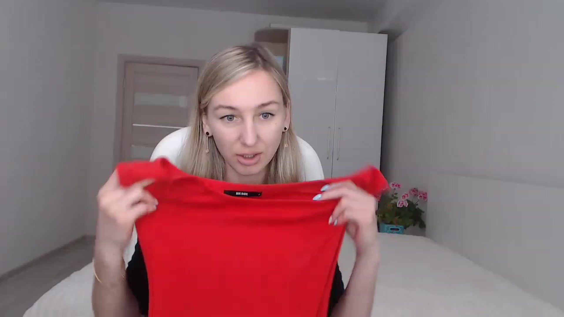 Gallery image thumbnail from YourSexyMilaX's myfreecams stream on, 05/05/2023, 08:14 image 3 of 20