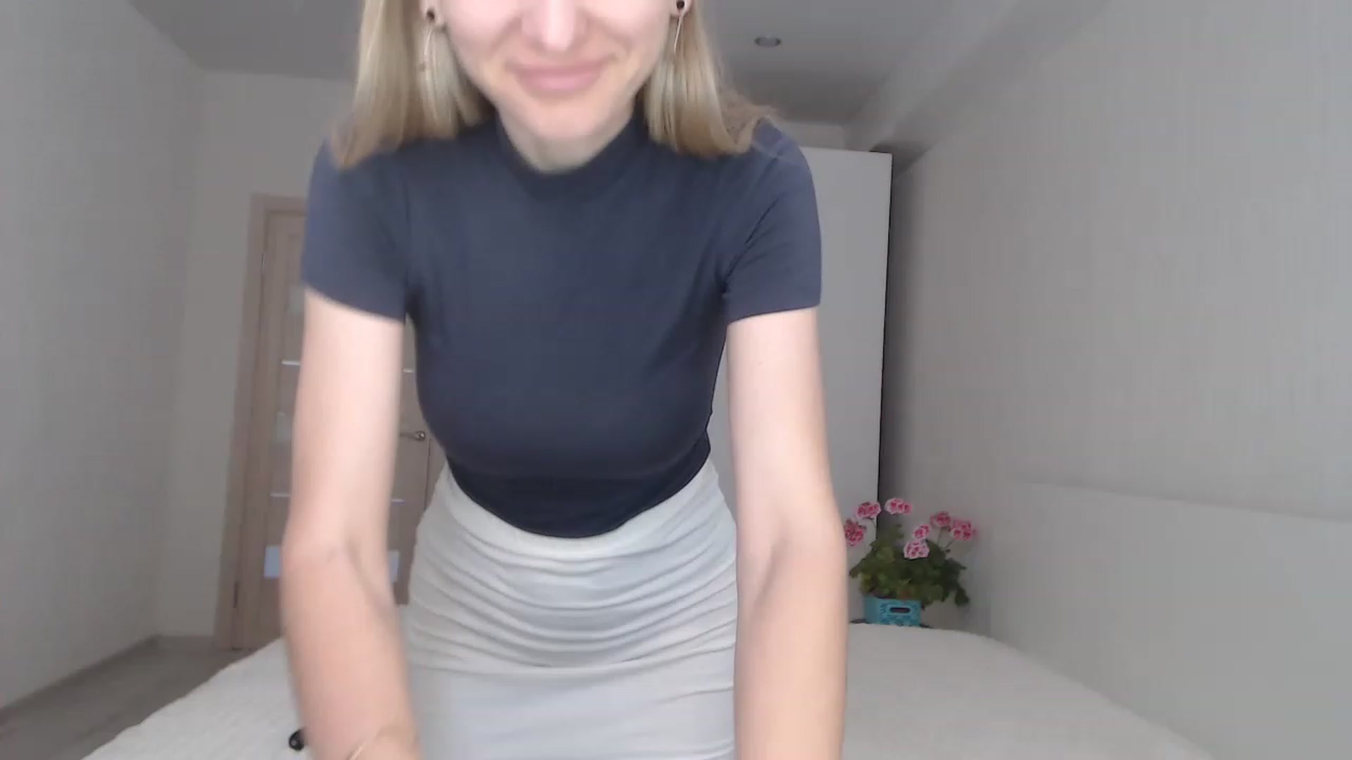 Gallery image thumbnail from YourSexyMilaX's myfreecams stream on, 05/05/2023, 08:14 image 19 of 20