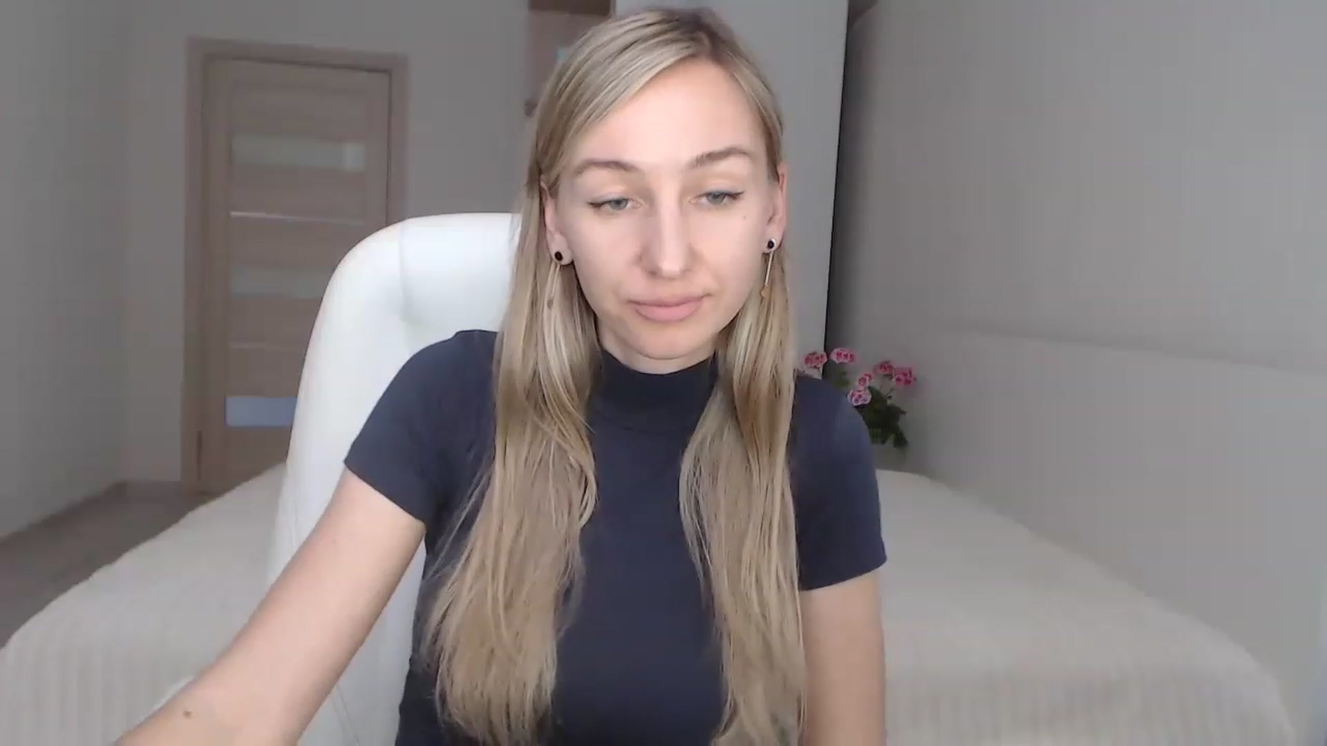 Gallery image thumbnail from YourSexyMilaX's myfreecams stream on, 05/05/2023, 09:24 image 20 of 20