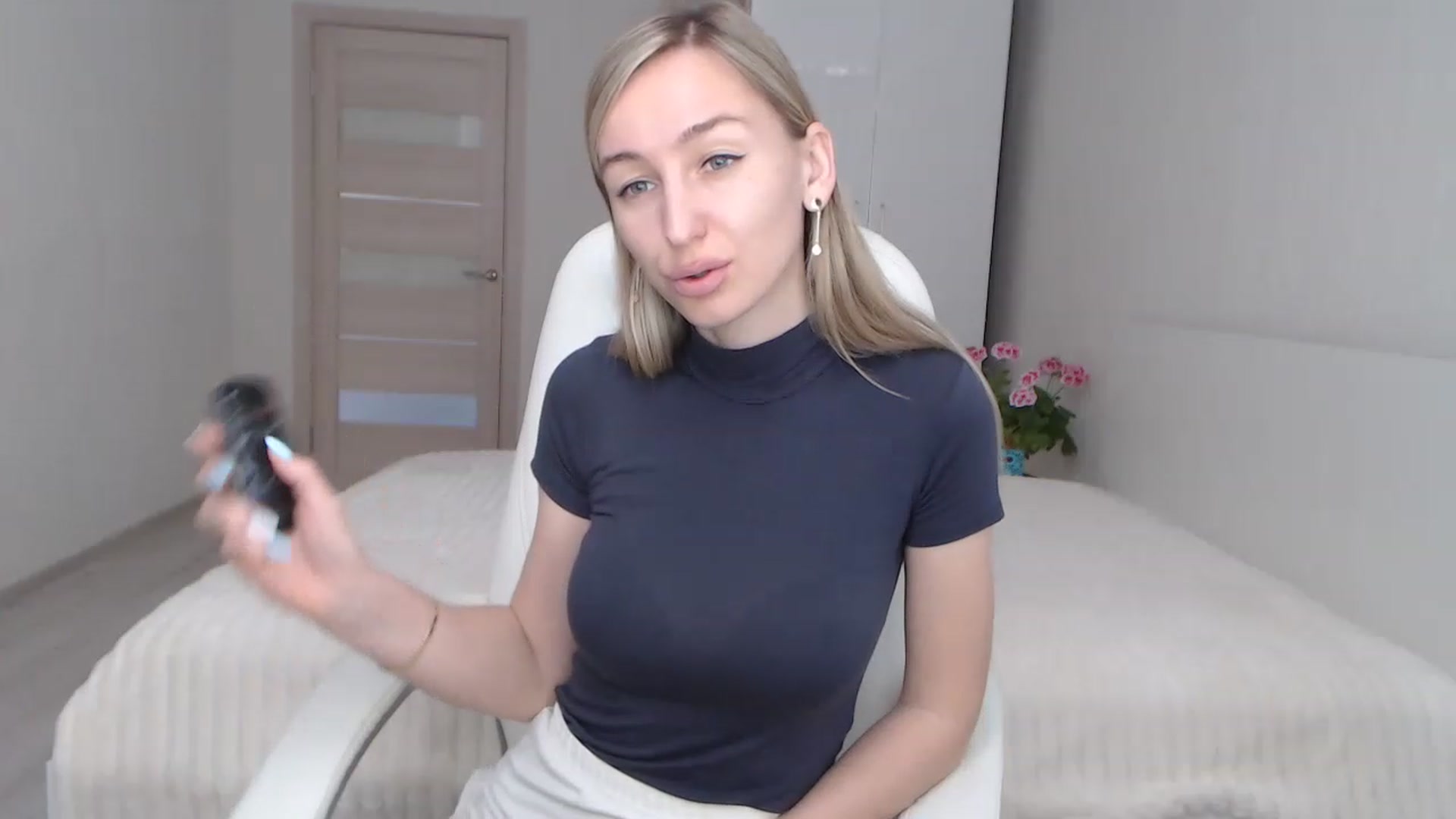Gallery image thumbnail from YourSexyMilaX's myfreecams stream on, 05/05/2023, 09:24 image 9 of 20
