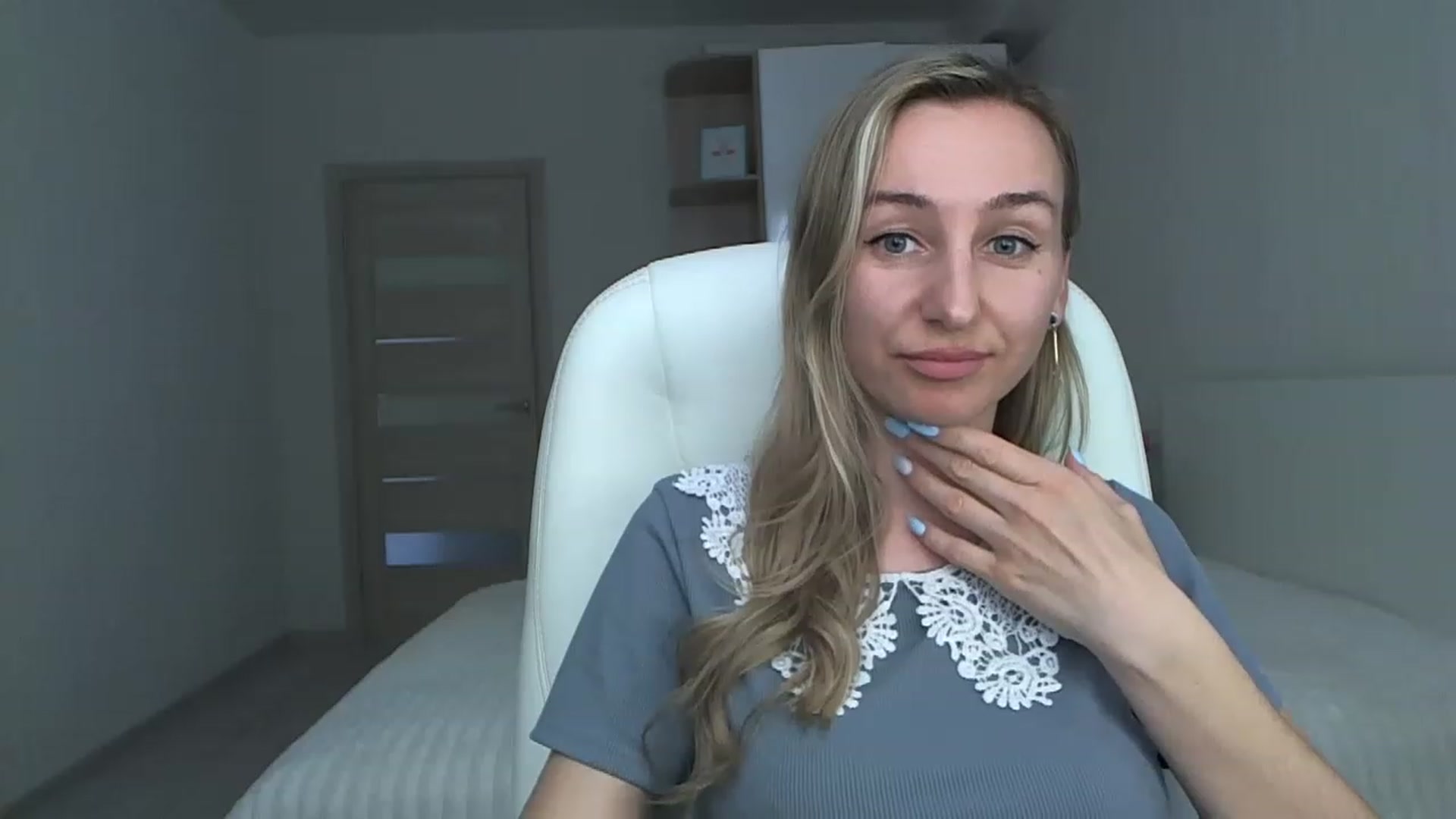 Gallery image thumbnail from YourSexyMilaX's myfreecams stream on, 05/06/2023, 12:53 image 7 of 20