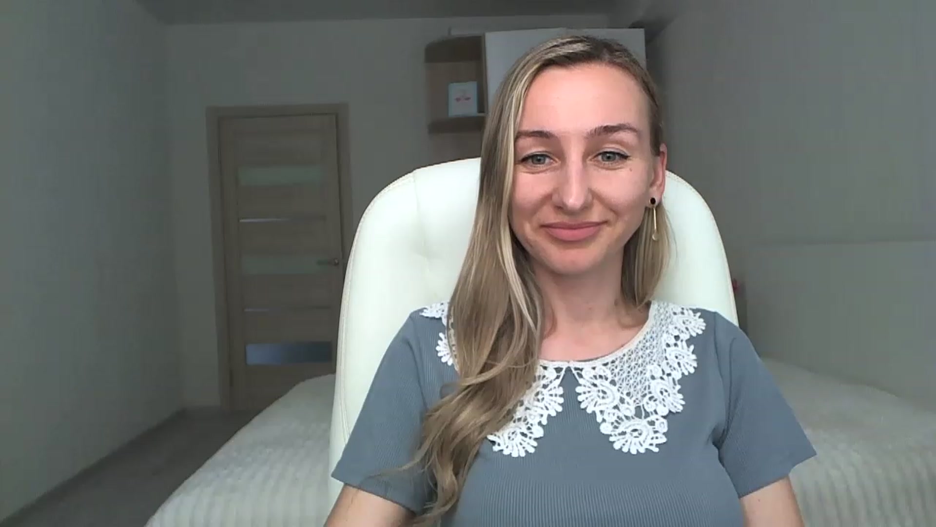 Gallery image thumbnail from YourSexyMilaX's myfreecams stream on, 05/06/2023, 12:53 image 4 of 20