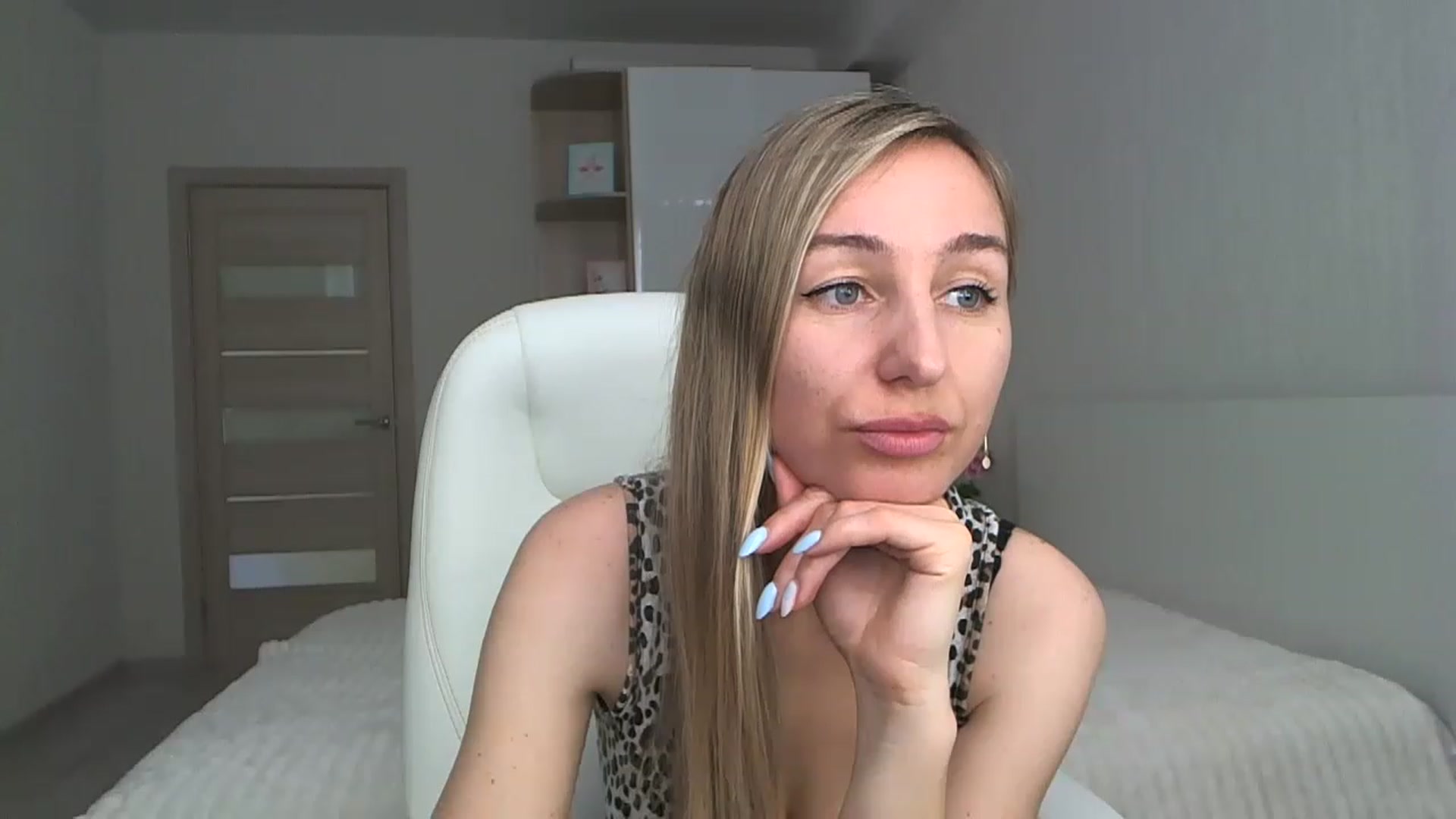 Gallery image thumbnail from YourSexyMilaX's myfreecams stream on, 05/07/2023, 09:42 image 17 of 20