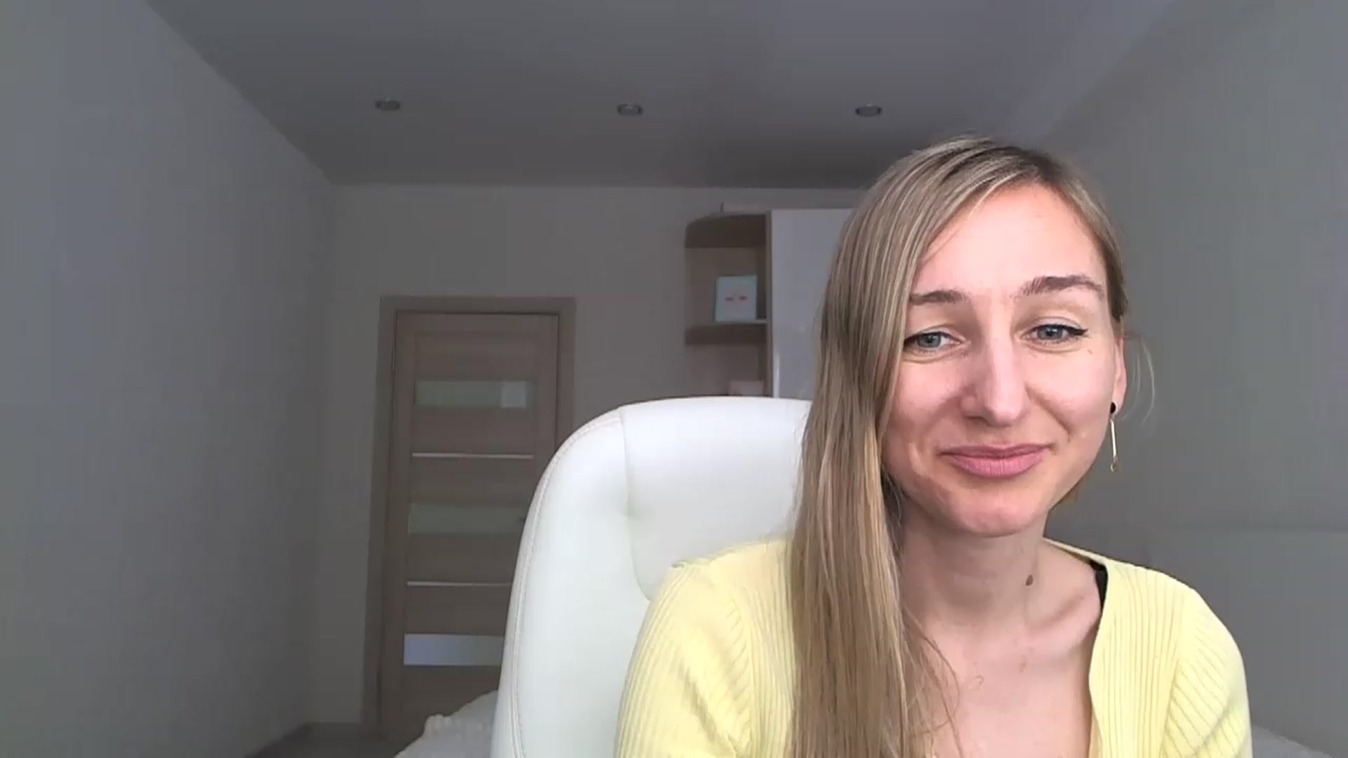 Gallery image thumbnail from YourSexyMilaX's myfreecams stream on, 05/07/2023, 10:46 image 19 of 20