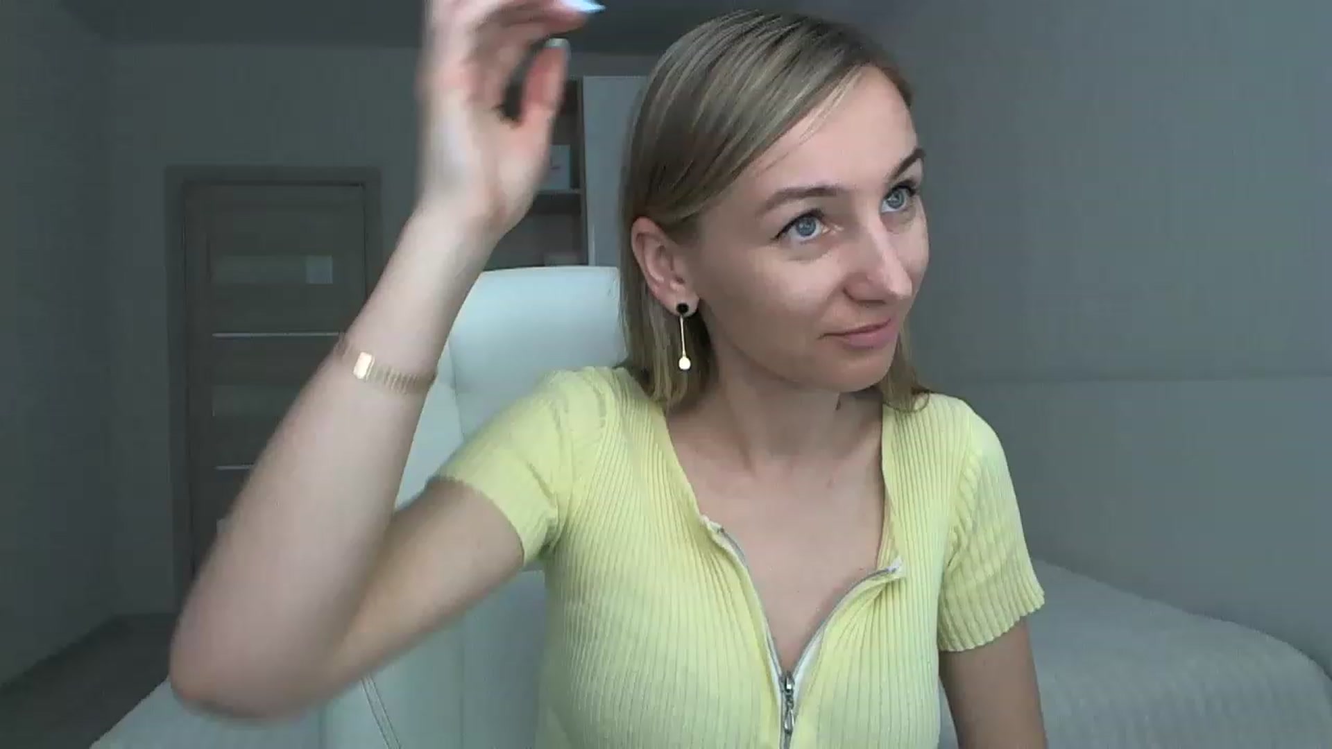 Gallery image thumbnail from YourSexyMilaX's myfreecams stream on, 05/07/2023, 10:46 image 1 of 20