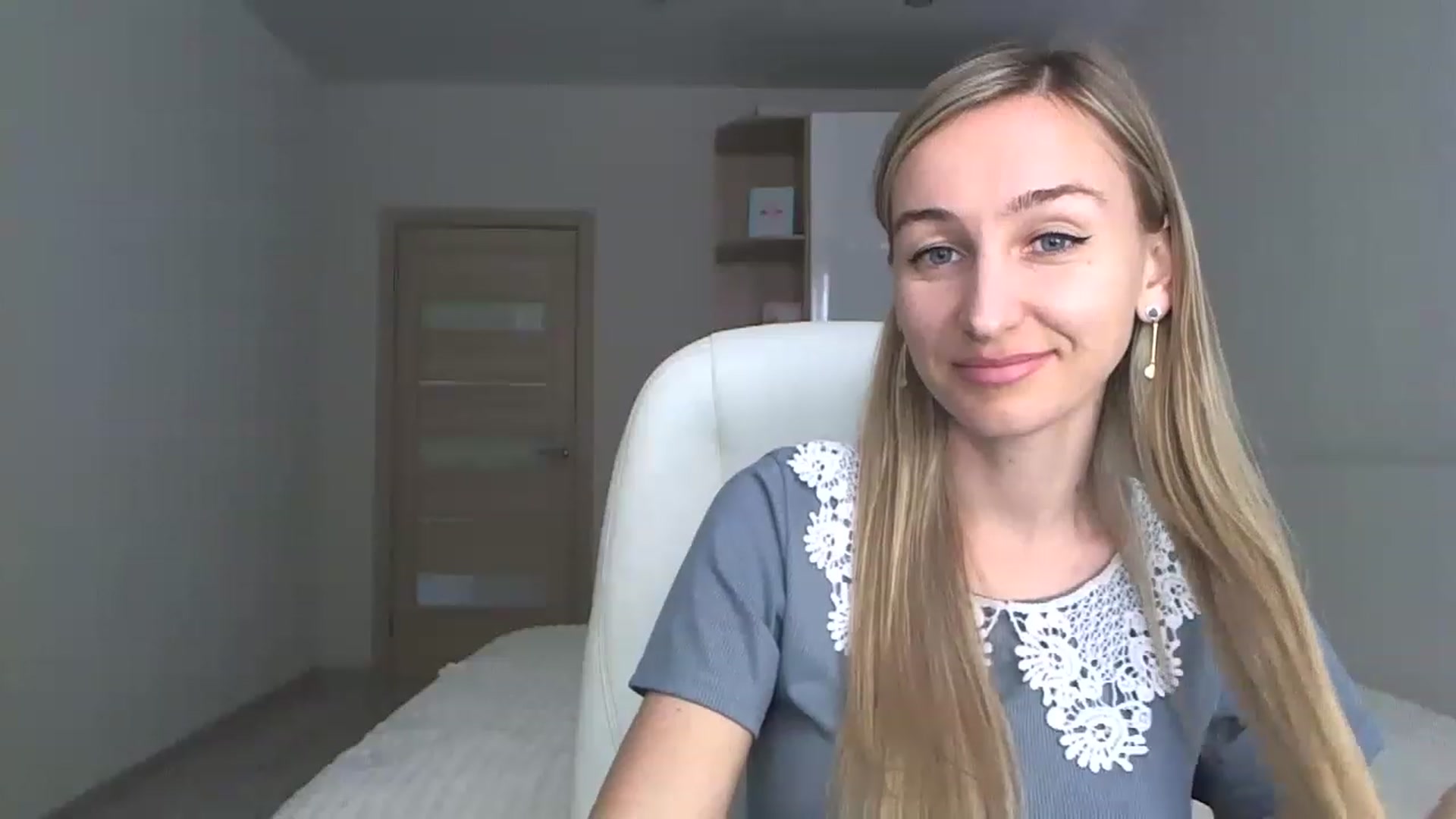 Gallery image thumbnail from YourSexyMilaX's myfreecams stream on, 05/07/2023, 14:38 image 3 of 20