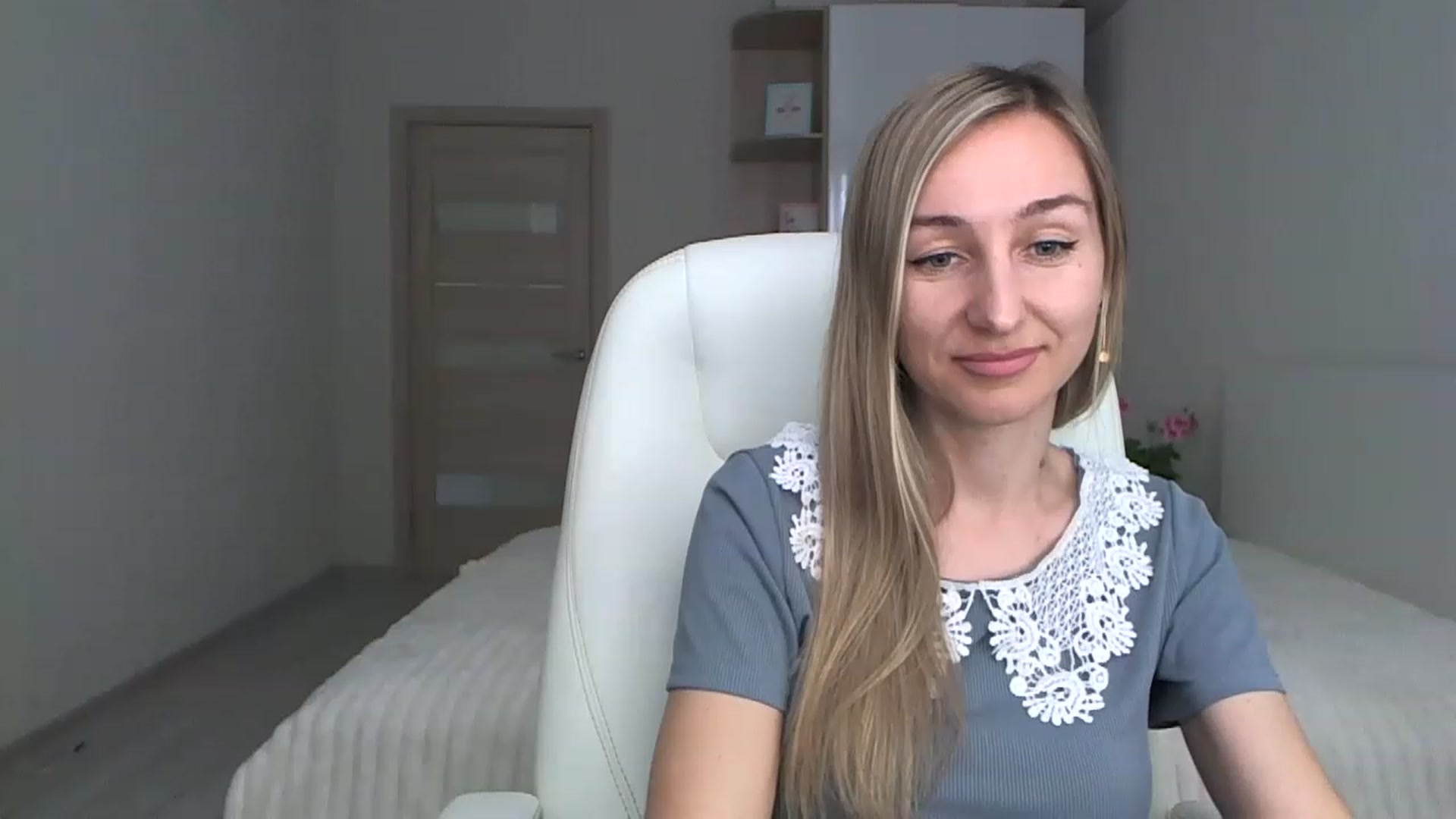 Gallery image thumbnail from YourSexyMilaX's myfreecams stream on, 05/07/2023, 14:38 image 9 of 20