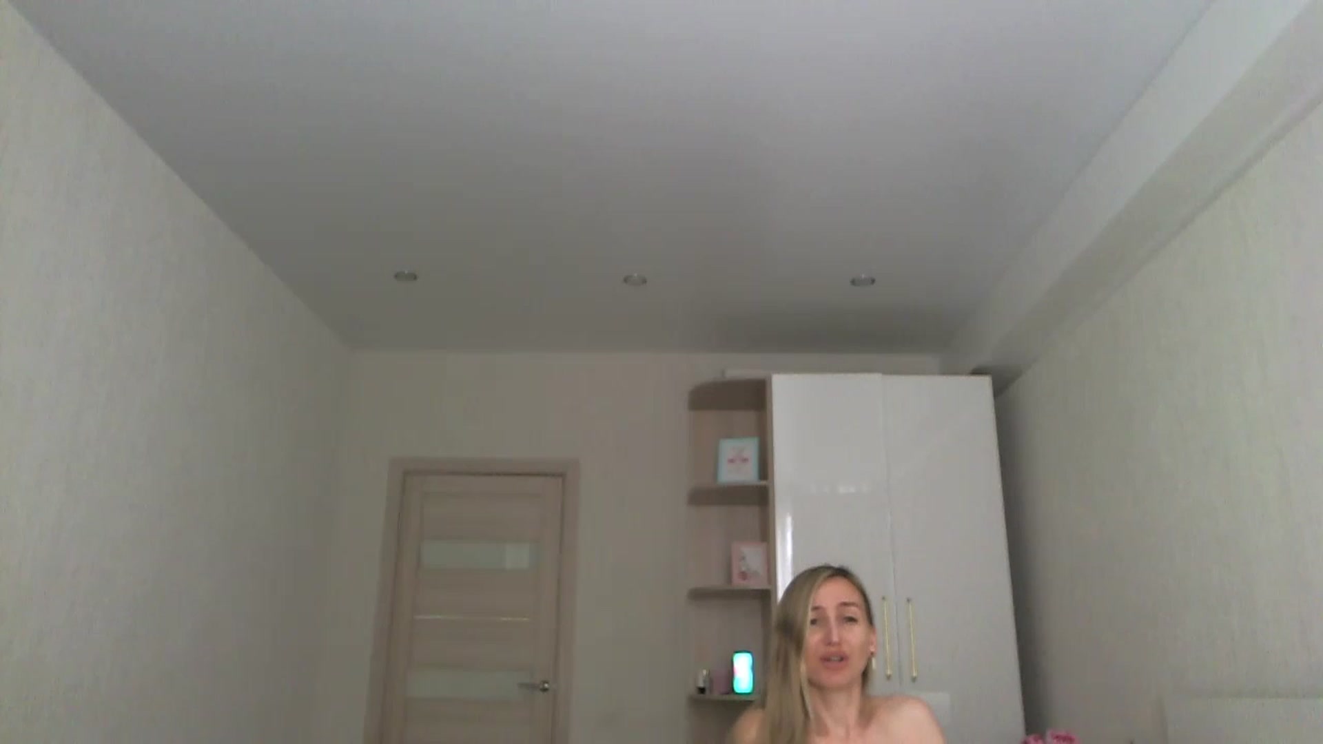 Gallery image thumbnail from YourSexyMilaX's myfreecams stream on, 05/07/2023, 14:38 image 7 of 20