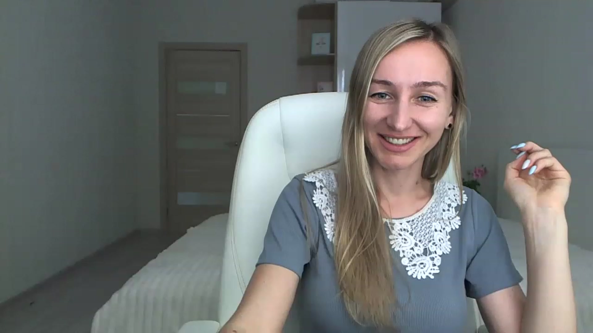 Gallery image thumbnail from YourSexyMilaX's myfreecams stream on, 05/07/2023, 14:38 image 8 of 20