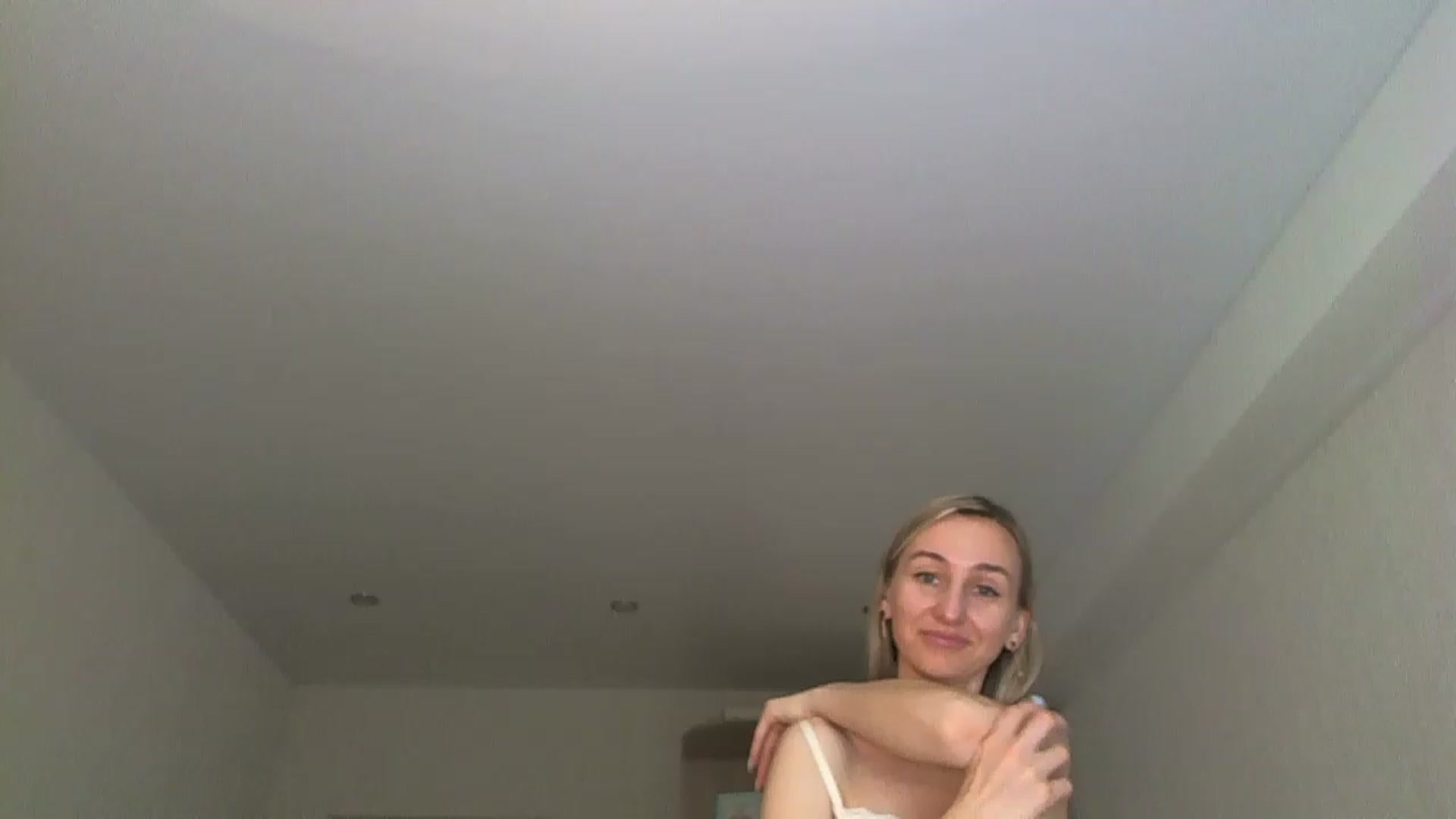 Gallery image thumbnail from YourSexyMilaX's myfreecams stream on, 05/08/2023, 14:58 image 10 of 20