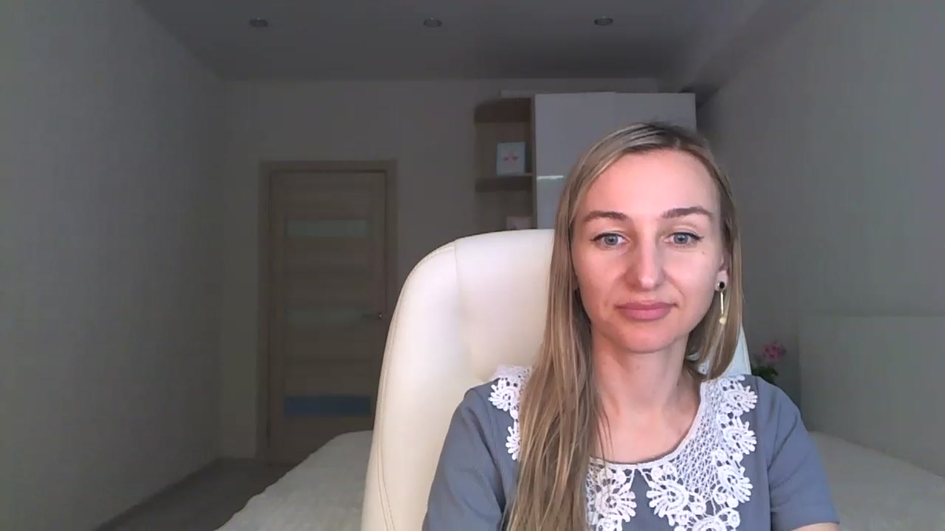 Gallery image thumbnail from YourSexyMilaX's myfreecams stream on, 05/08/2023, 14:58 image 12 of 20