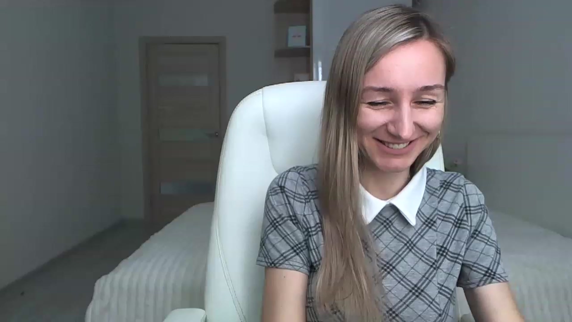 Gallery image thumbnail from YourSexyMilaX's myfreecams stream on, 05/09/2023, 09:37 image 16 of 20