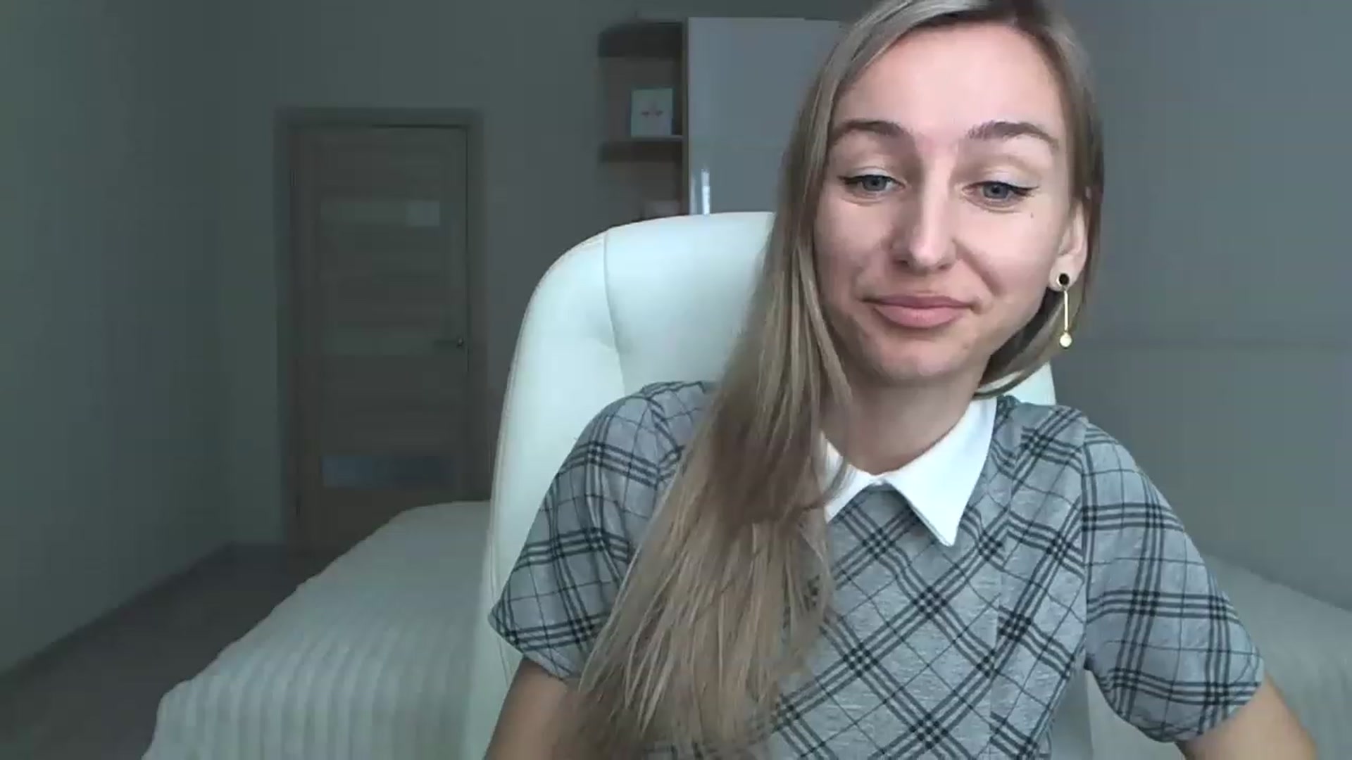 Gallery image thumbnail from YourSexyMilaX's myfreecams stream on, 05/09/2023, 09:37 image 12 of 20