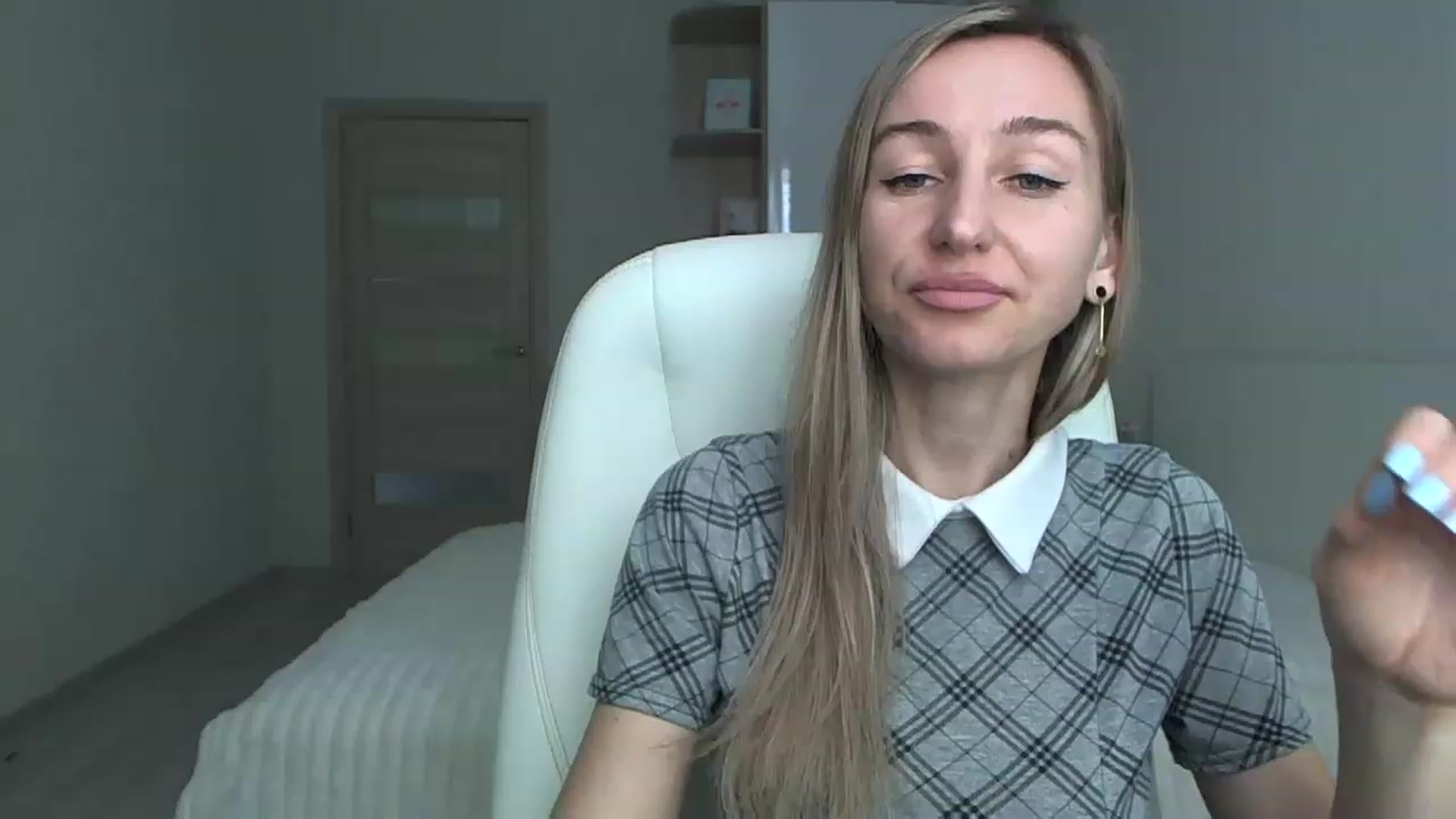 Gallery image thumbnail from YourSexyMilaX's myfreecams stream on, 05/09/2023, 09:37 image 13 of 20