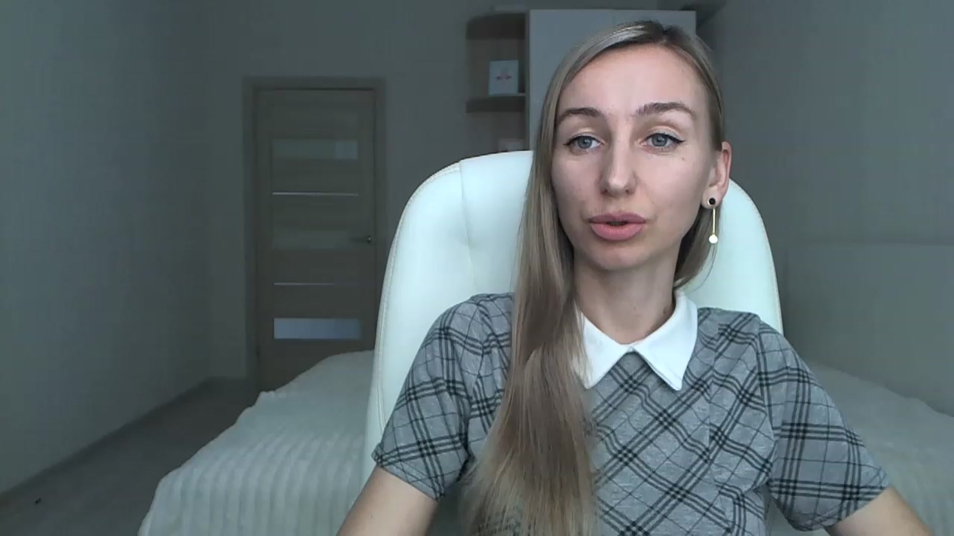 Gallery image thumbnail from YourSexyMilaX's myfreecams stream on, 05/09/2023, 15:05 image 10 of 20