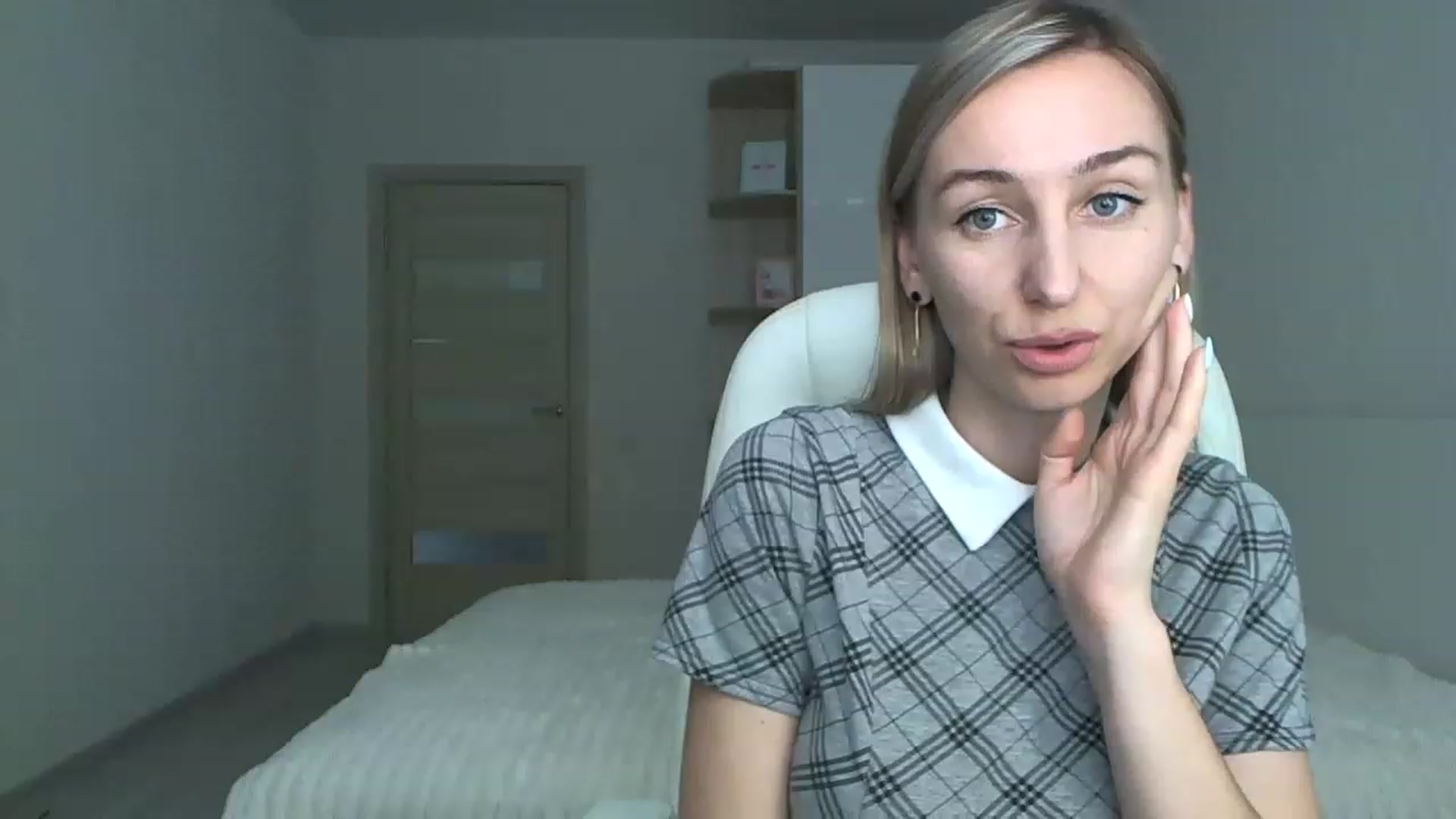 Gallery image thumbnail from YourSexyMilaX's myfreecams stream on, 05/09/2023, 15:05 image 17 of 20