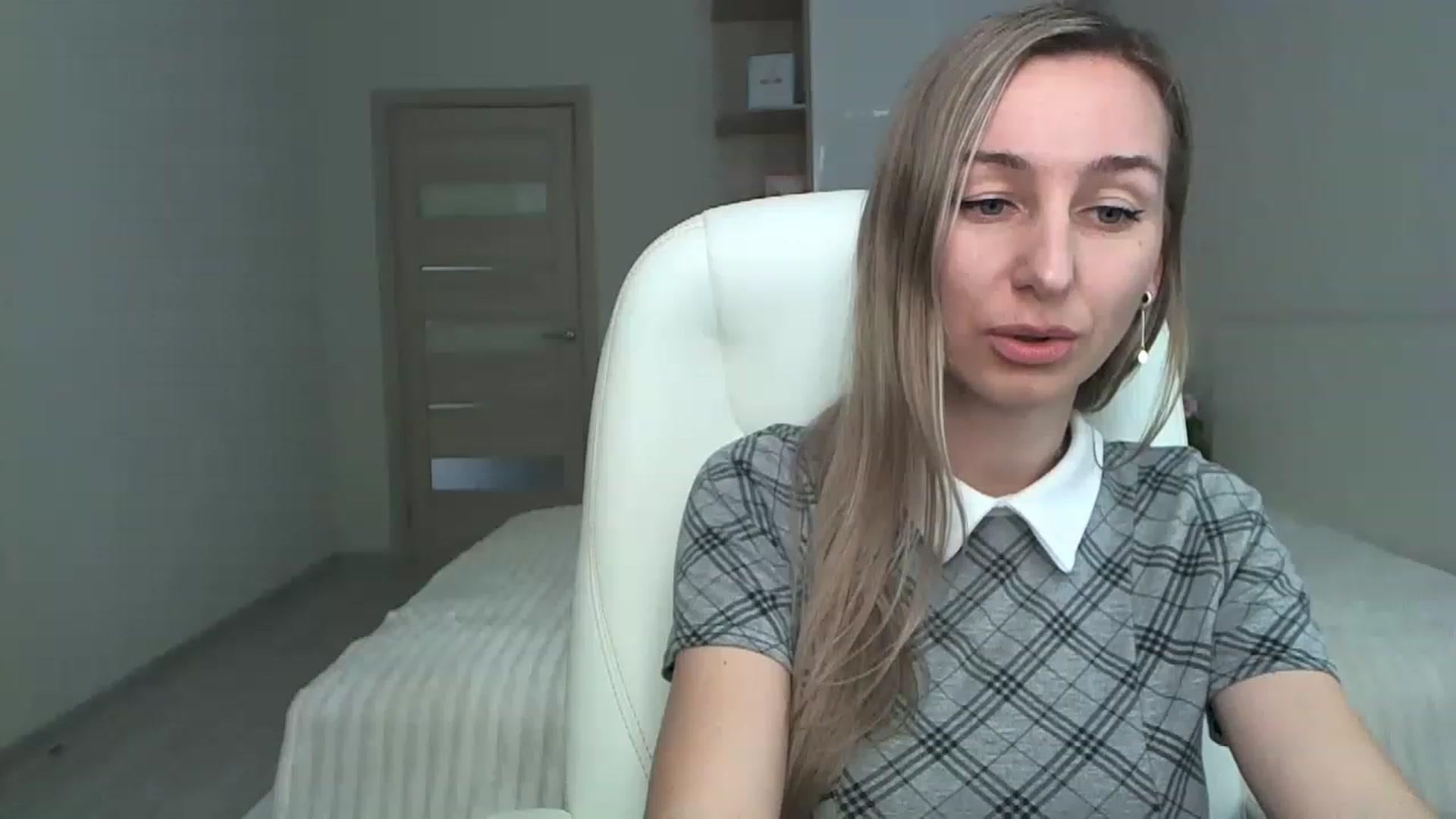 Gallery image thumbnail from YourSexyMilaX's myfreecams stream on, 05/10/2023, 14:49 image 16 of 20