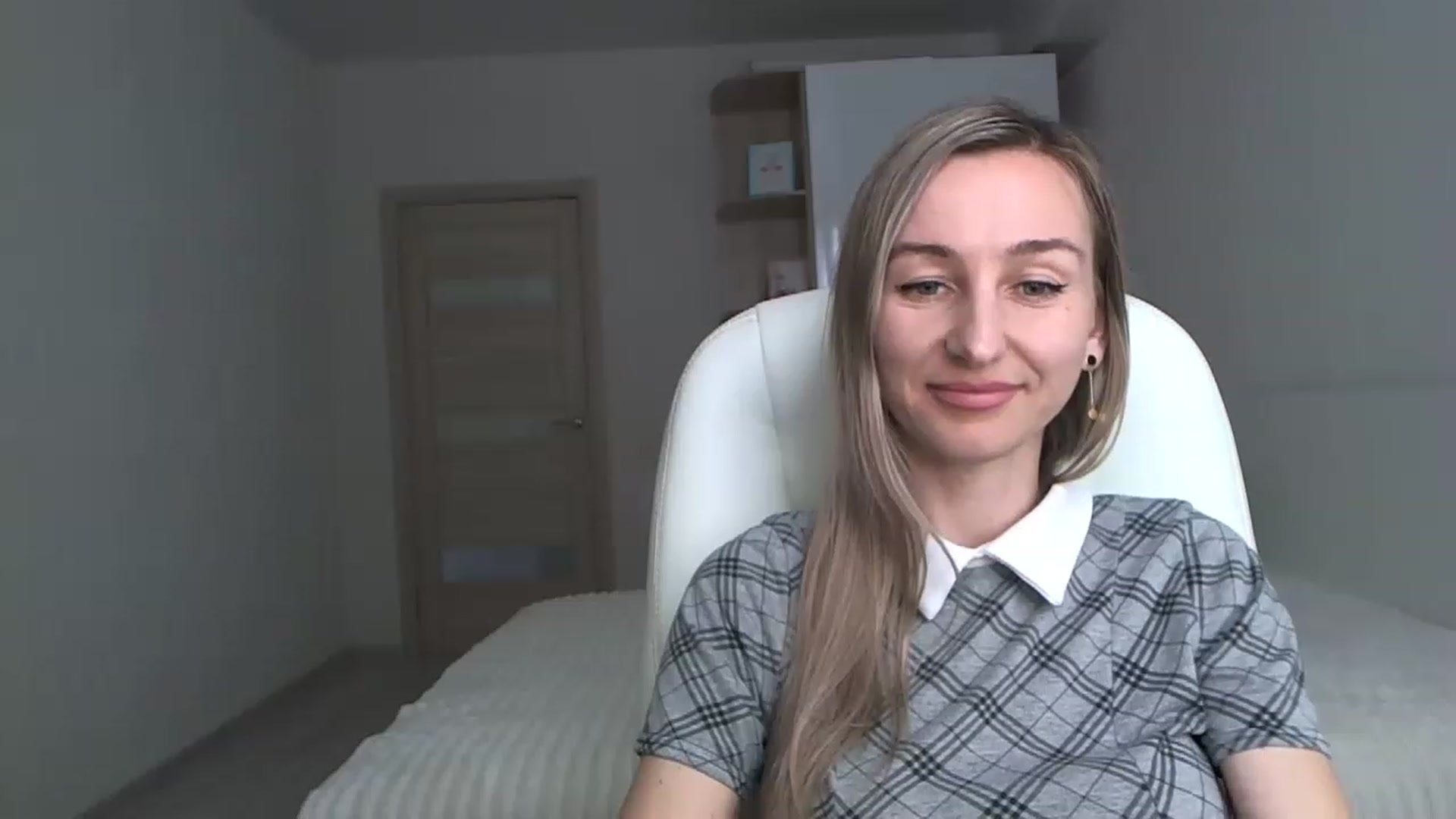Gallery image thumbnail from YourSexyMilaX's myfreecams stream on, 05/10/2023, 14:49 image 5 of 20