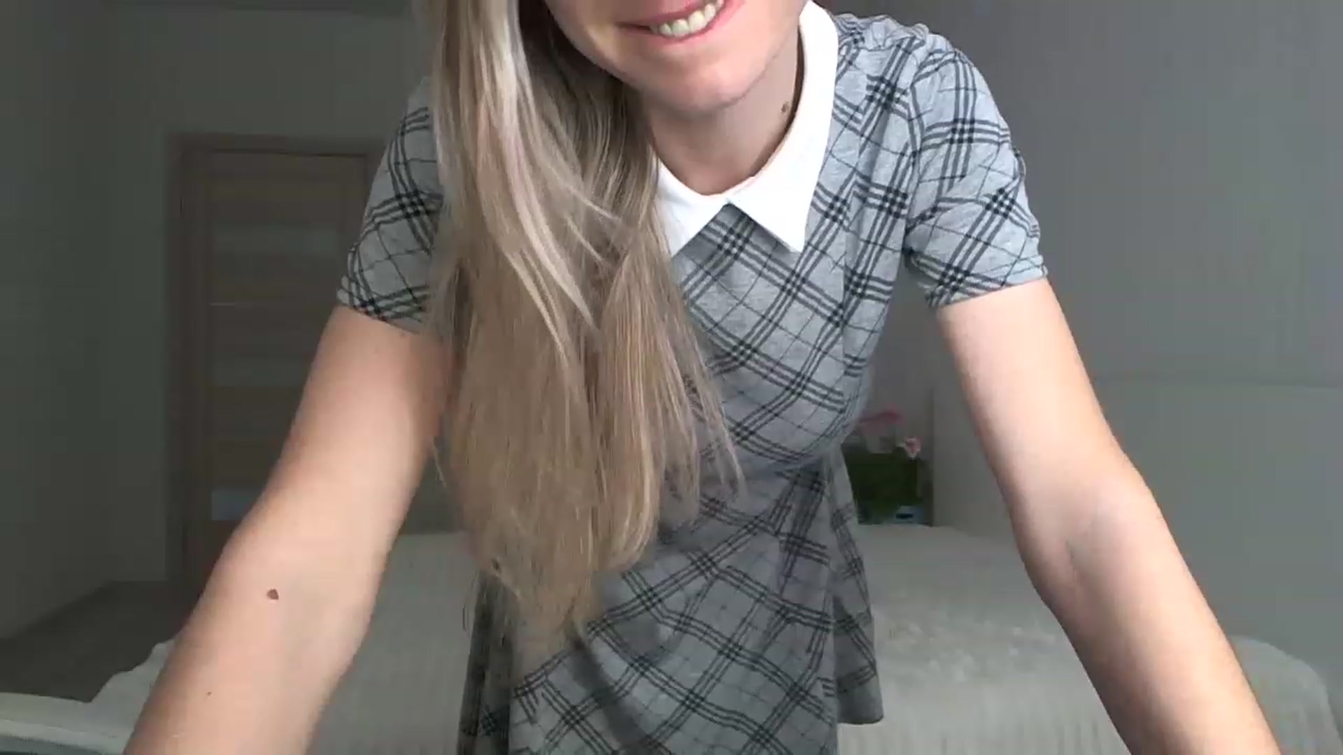 Gallery image thumbnail from YourSexyMilaX's myfreecams stream on, 05/10/2023, 14:49 image 2 of 20