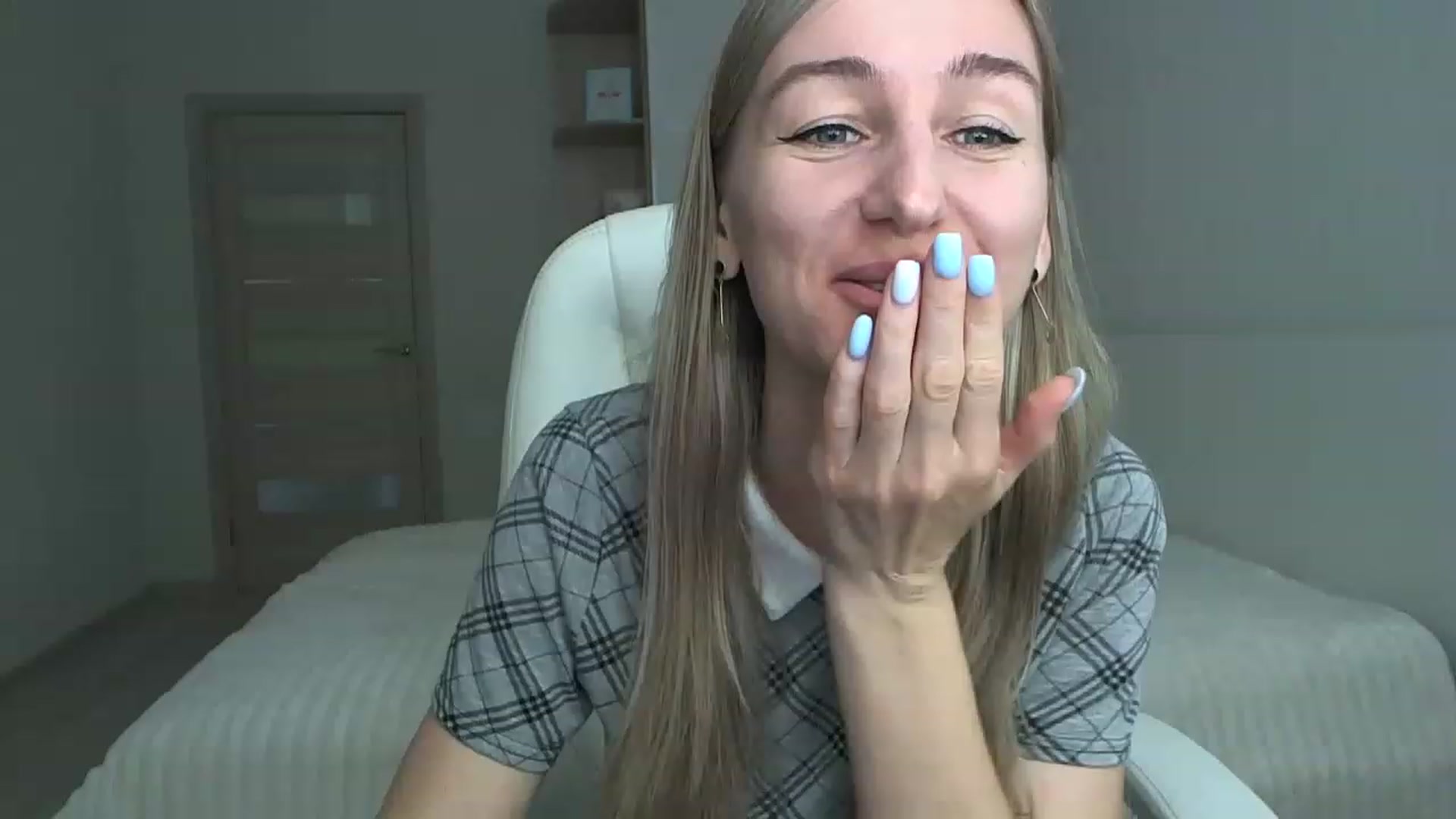 Gallery image thumbnail from YourSexyMilaX's myfreecams stream on, 05/11/2023, 08:36 image 12 of 20