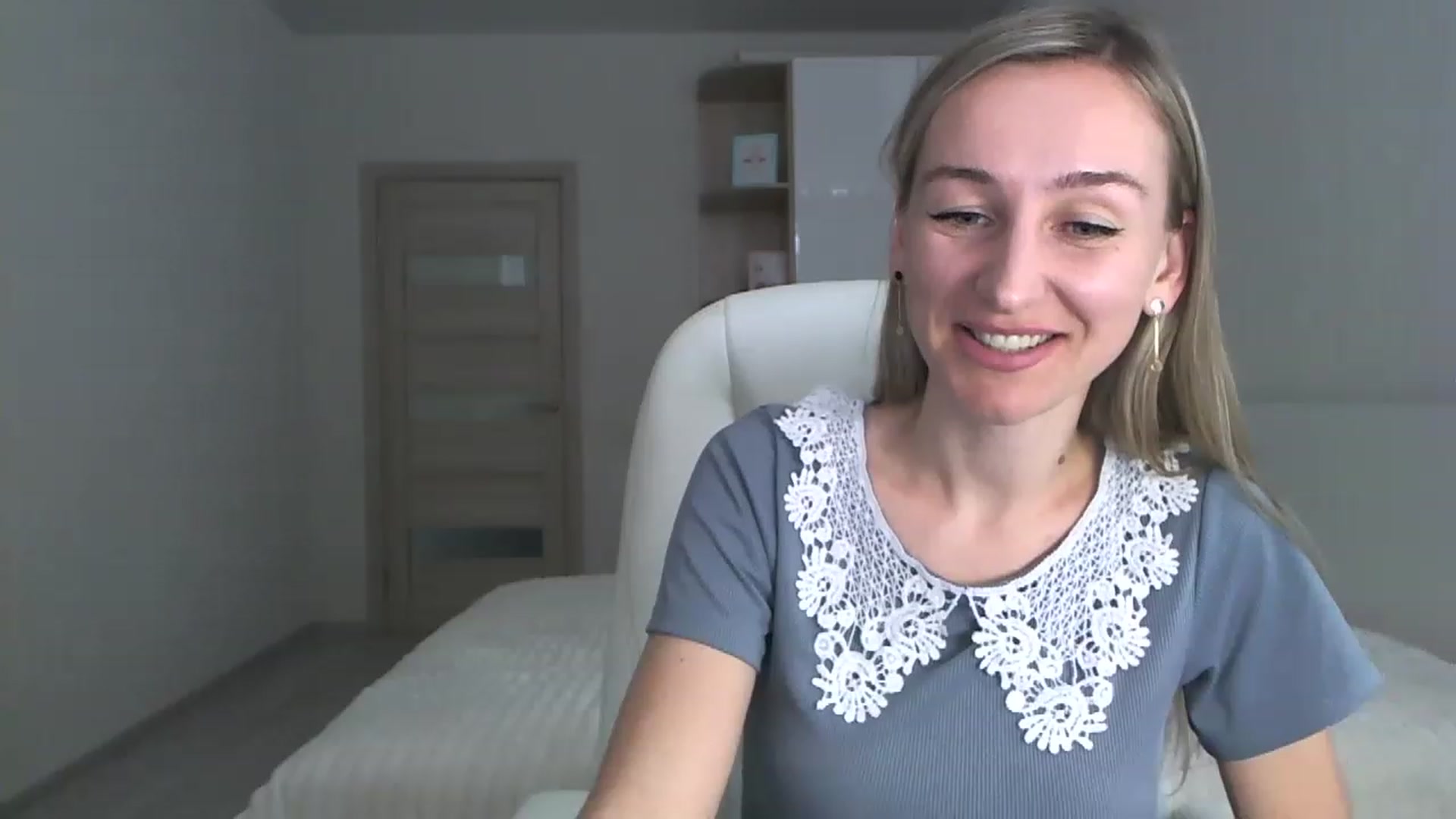 Gallery image thumbnail from YourSexyMilaX's myfreecams stream on, 05/11/2023, 15:19 image 10 of 20
