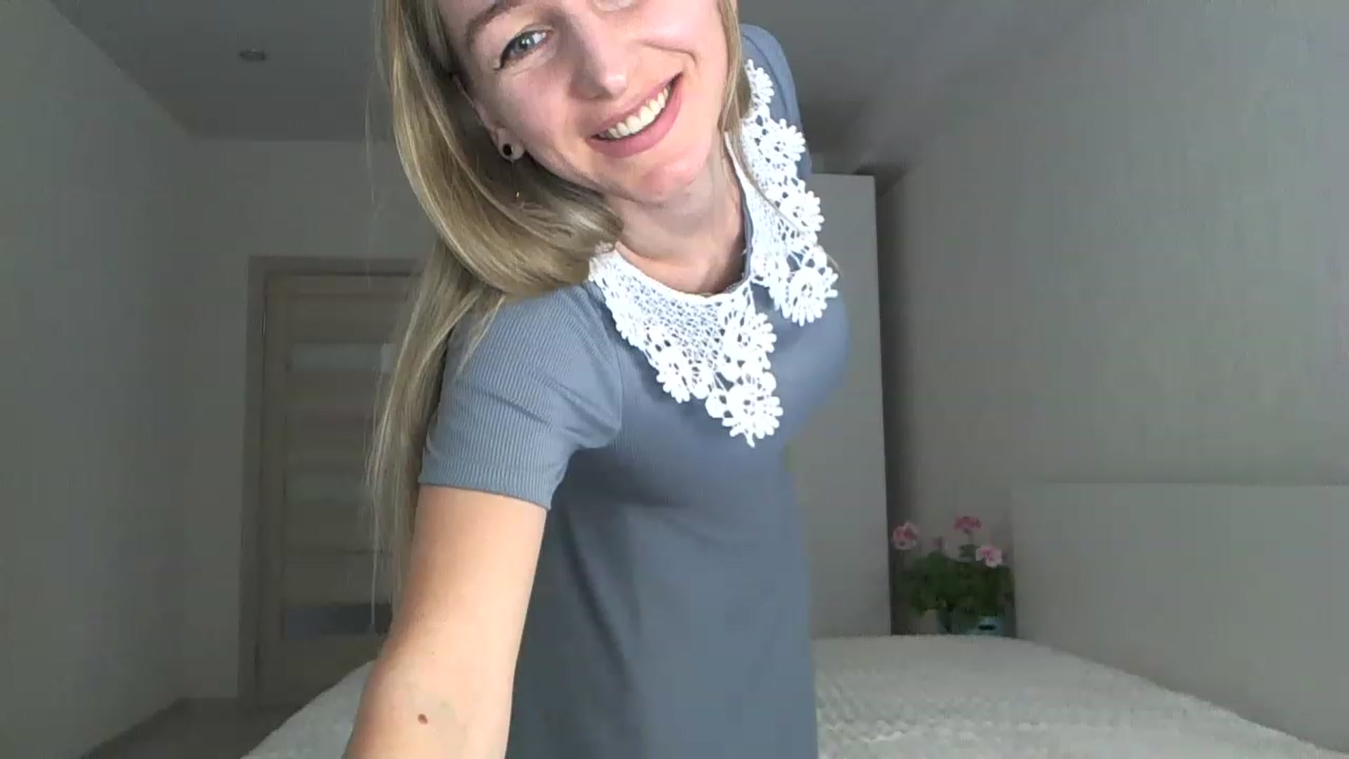 Gallery image thumbnail from YourSexyMilaX's myfreecams stream on, 05/11/2023, 15:19 image 13 of 20