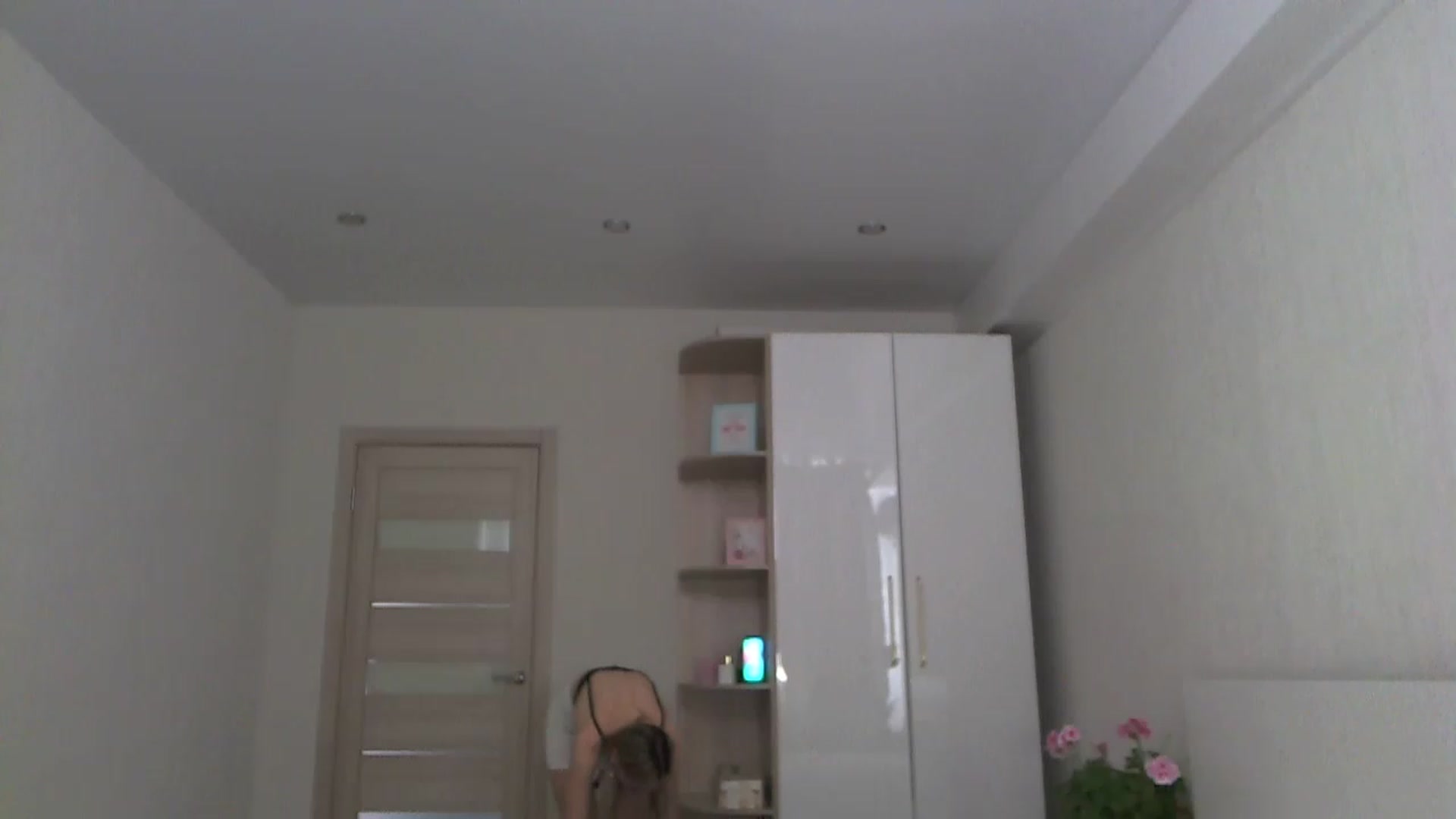 Gallery image thumbnail from YourSexyMilaX's myfreecams stream on, 05/13/2023, 12:17 image 16 of 20
